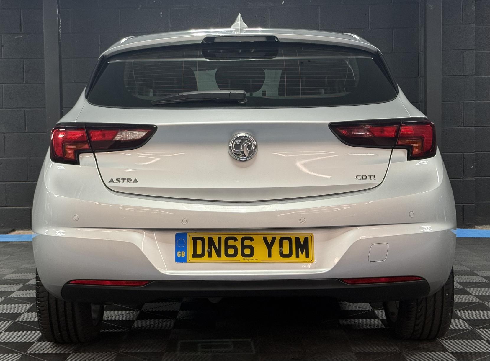 Vauxhall Astra 1.6 CDTi BlueInjection Elite Nav Hatchback 5dr Diesel Auto Euro 6 (136 ps)