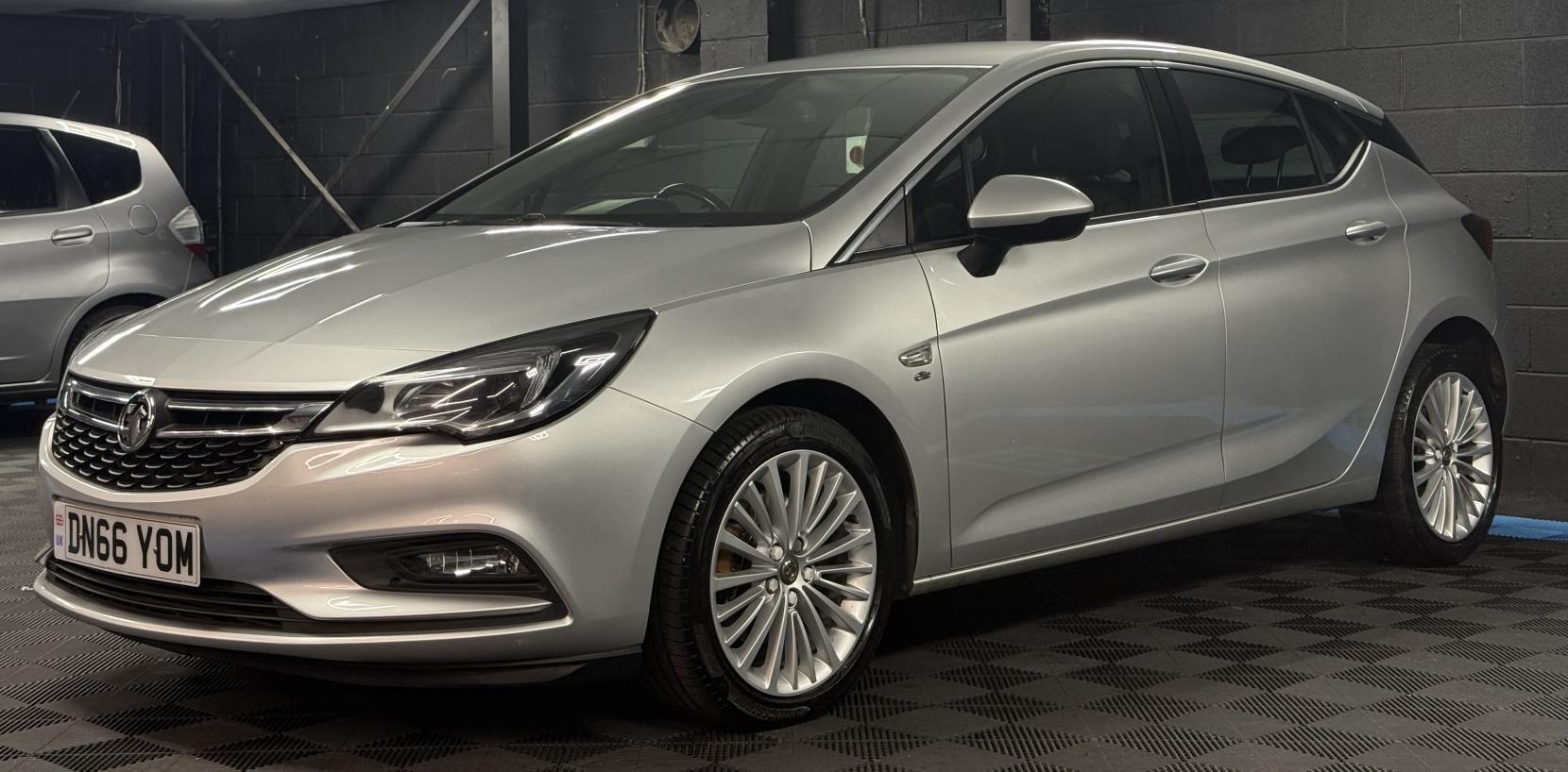 Vauxhall Astra 1.6 CDTi BlueInjection Elite Nav Hatchback 5dr Diesel Auto Euro 6 (136 ps)