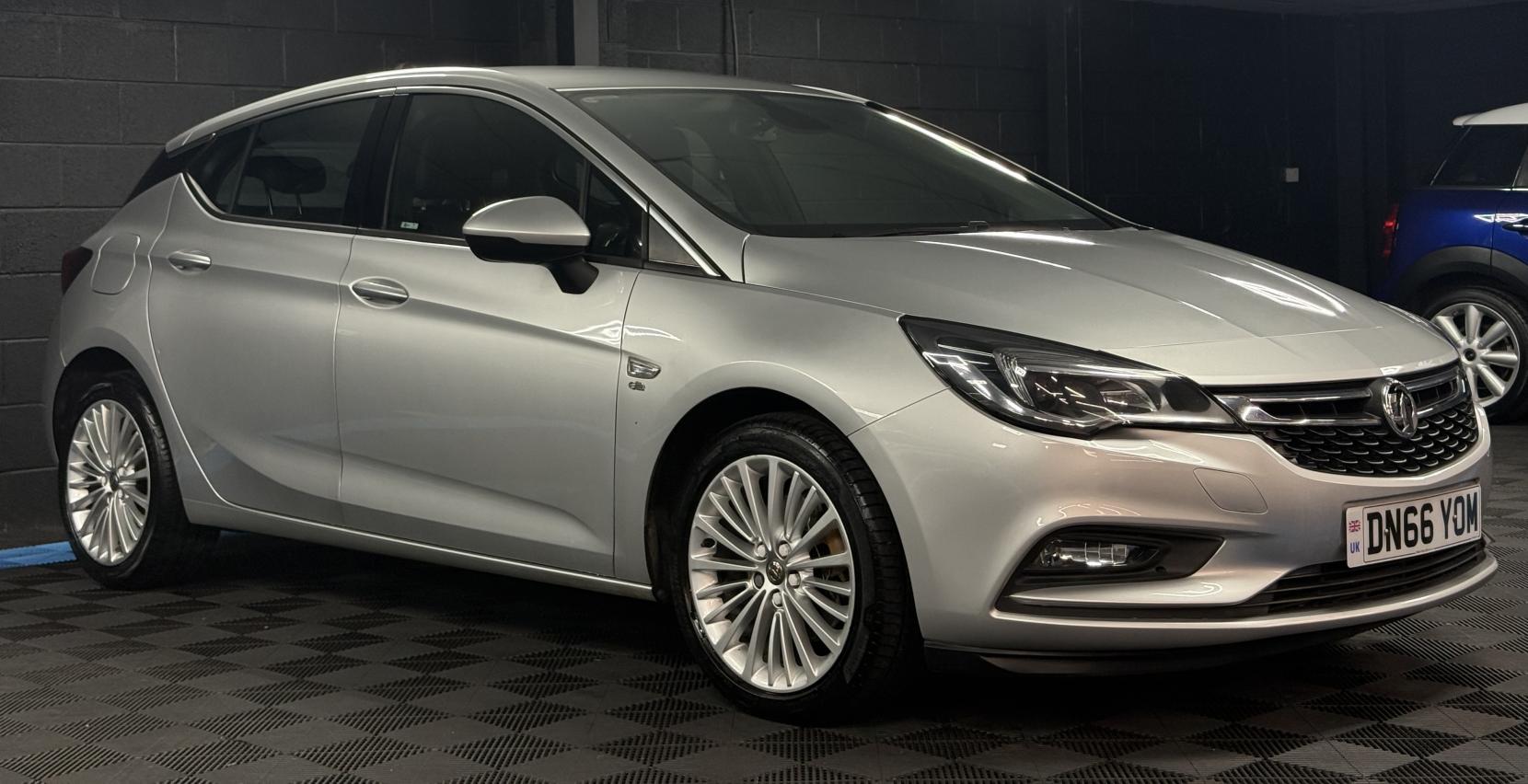 Vauxhall Astra 1.6 CDTi BlueInjection Elite Nav Hatchback 5dr Diesel Auto Euro 6 (136 ps)