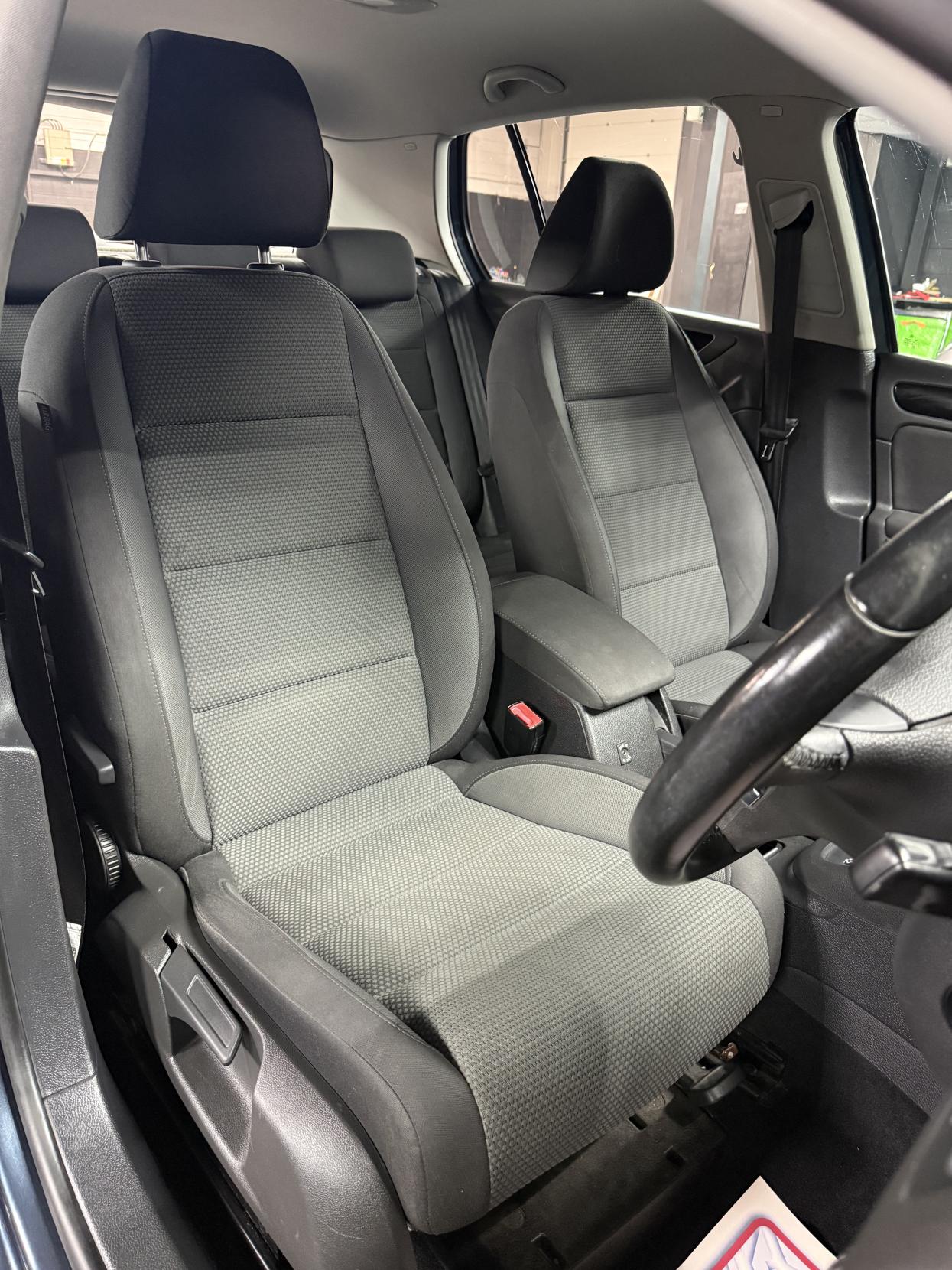 Volkswagen Golf 1.4 TSI Match Hatchback 5dr Petrol DSG Euro 5 (122 ps)