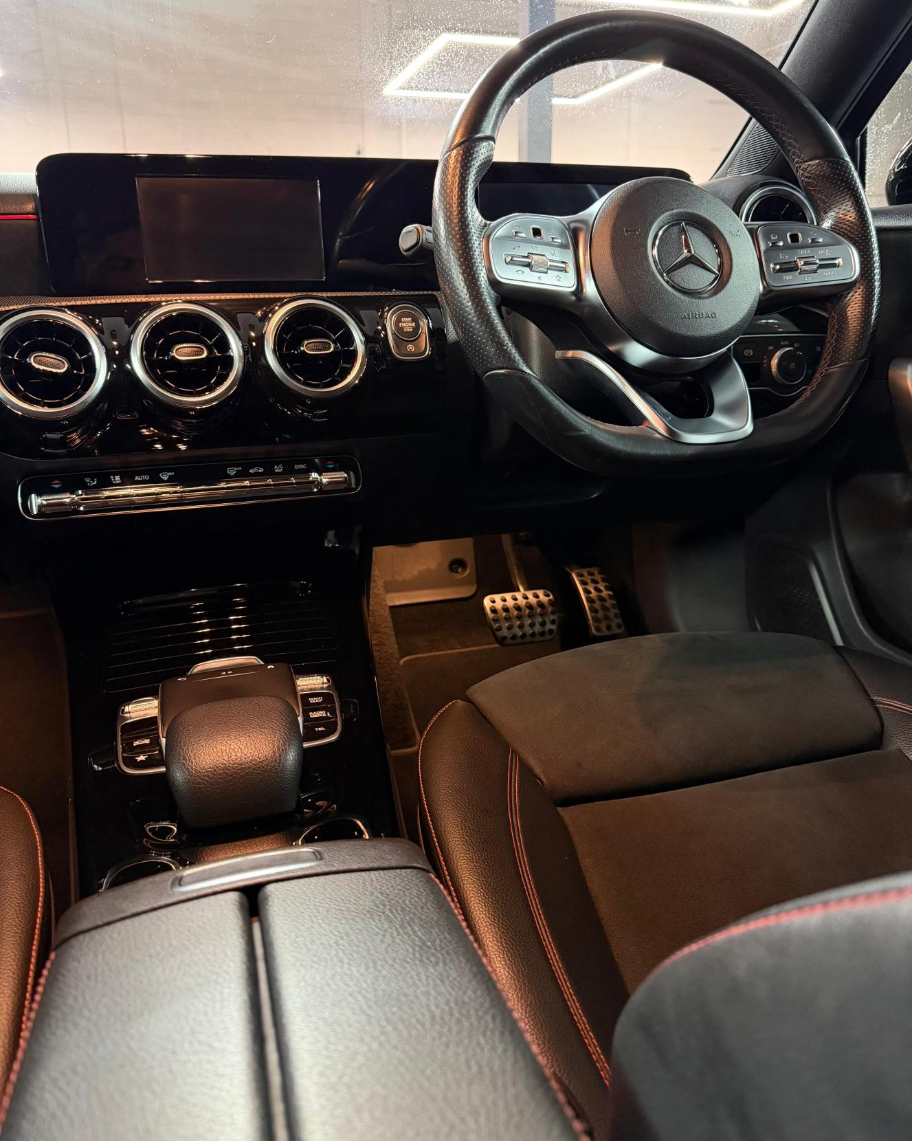 Mercedes-Benz A Class 2.0 A200d AMG Line Hatchback 5dr Diesel 8G-DCT Euro 6 (s/s) (150 ps)