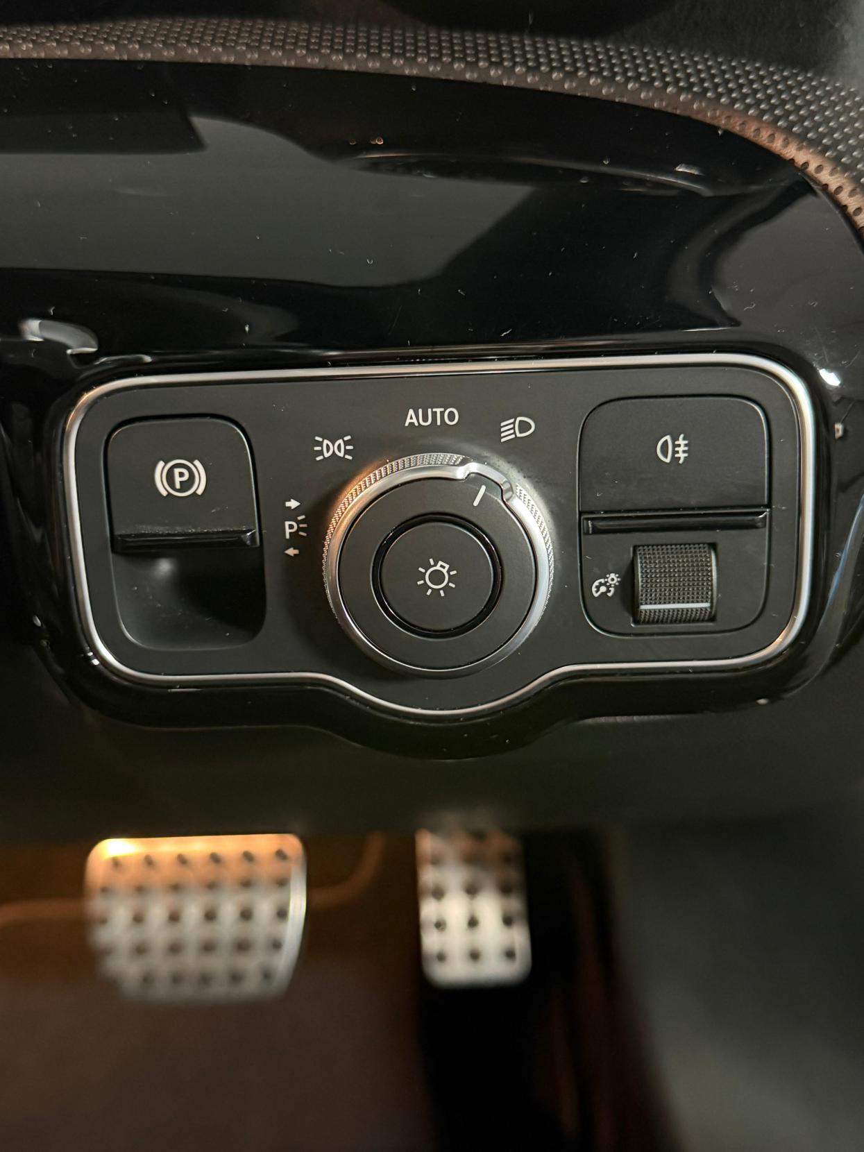 Mercedes-Benz A Class 2.0 A200d AMG Line Hatchback 5dr Diesel 8G-DCT Euro 6 (s/s) (150 ps)