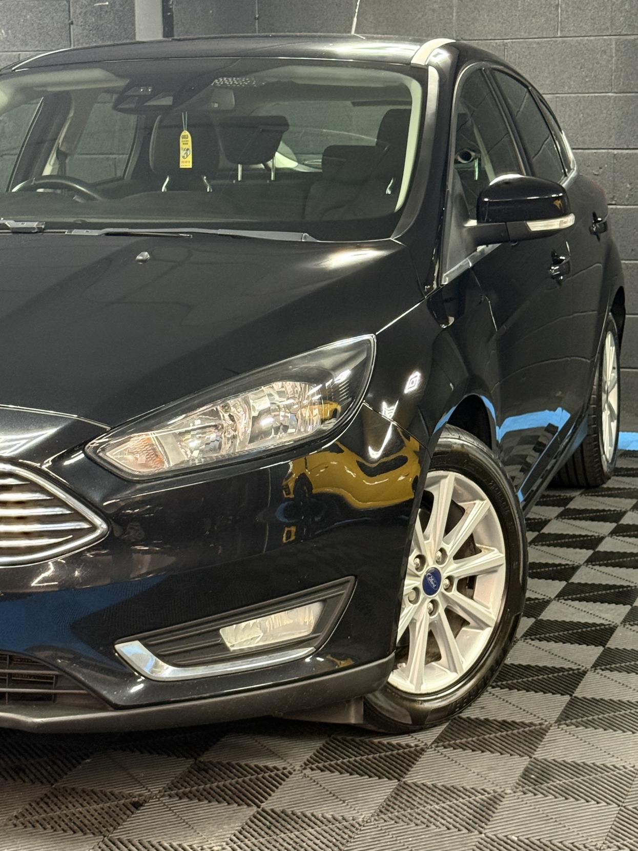 Ford Focus 1.6 Titanium Hatchback 5dr Petrol Powershift Euro 6 (125 ps)