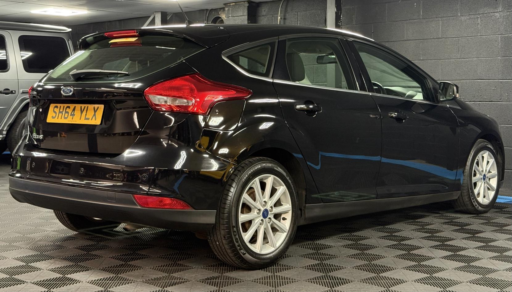 Ford Focus 1.6 Titanium Hatchback 5dr Petrol Powershift Euro 6 (125 ps)