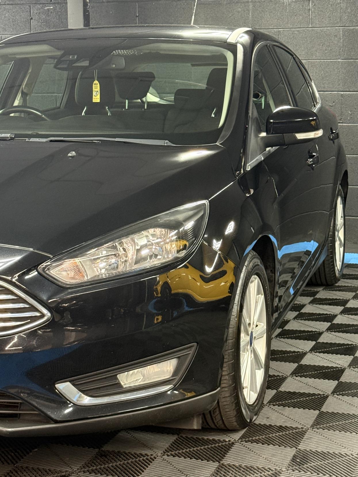 Ford Focus 1.6 Titanium Hatchback 5dr Petrol Powershift Euro 6 (125 ps)
