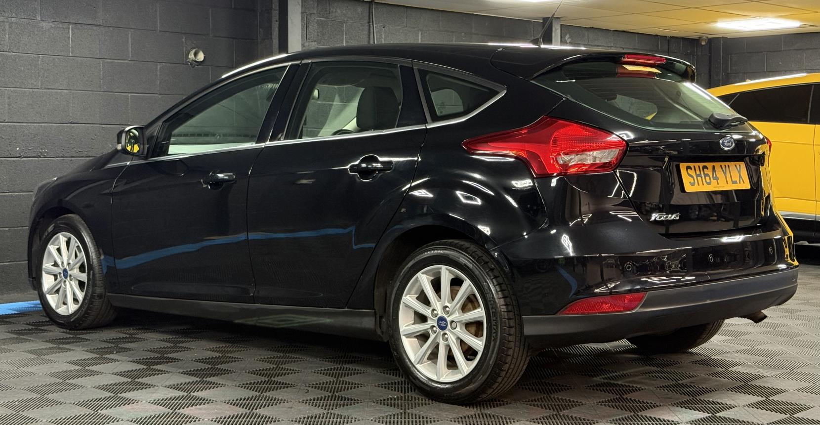 Ford Focus 1.6 Titanium Hatchback 5dr Petrol Powershift Euro 6 (125 ps)