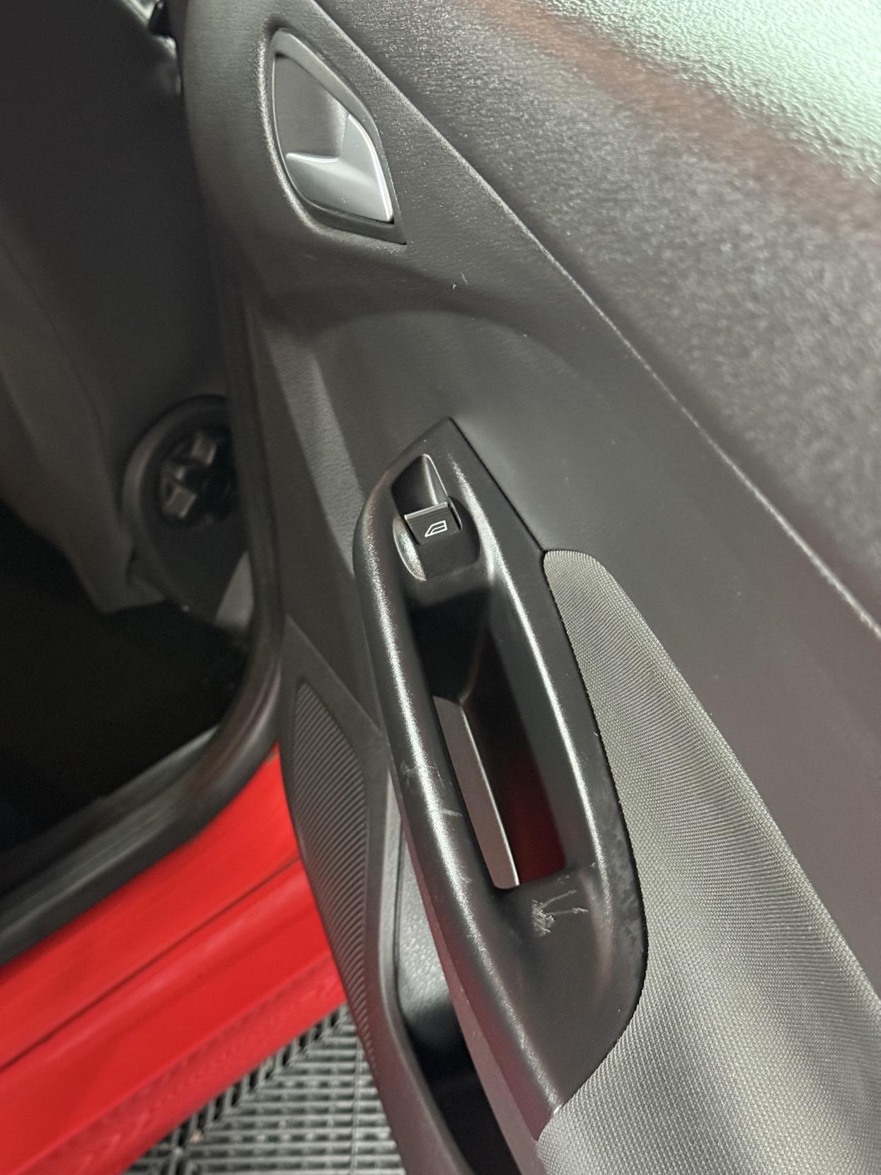 Ford Focus 2.0 TDCi Zetec S Hatchback 5dr Diesel Powershift Euro 5 (s/s) (163 ps)