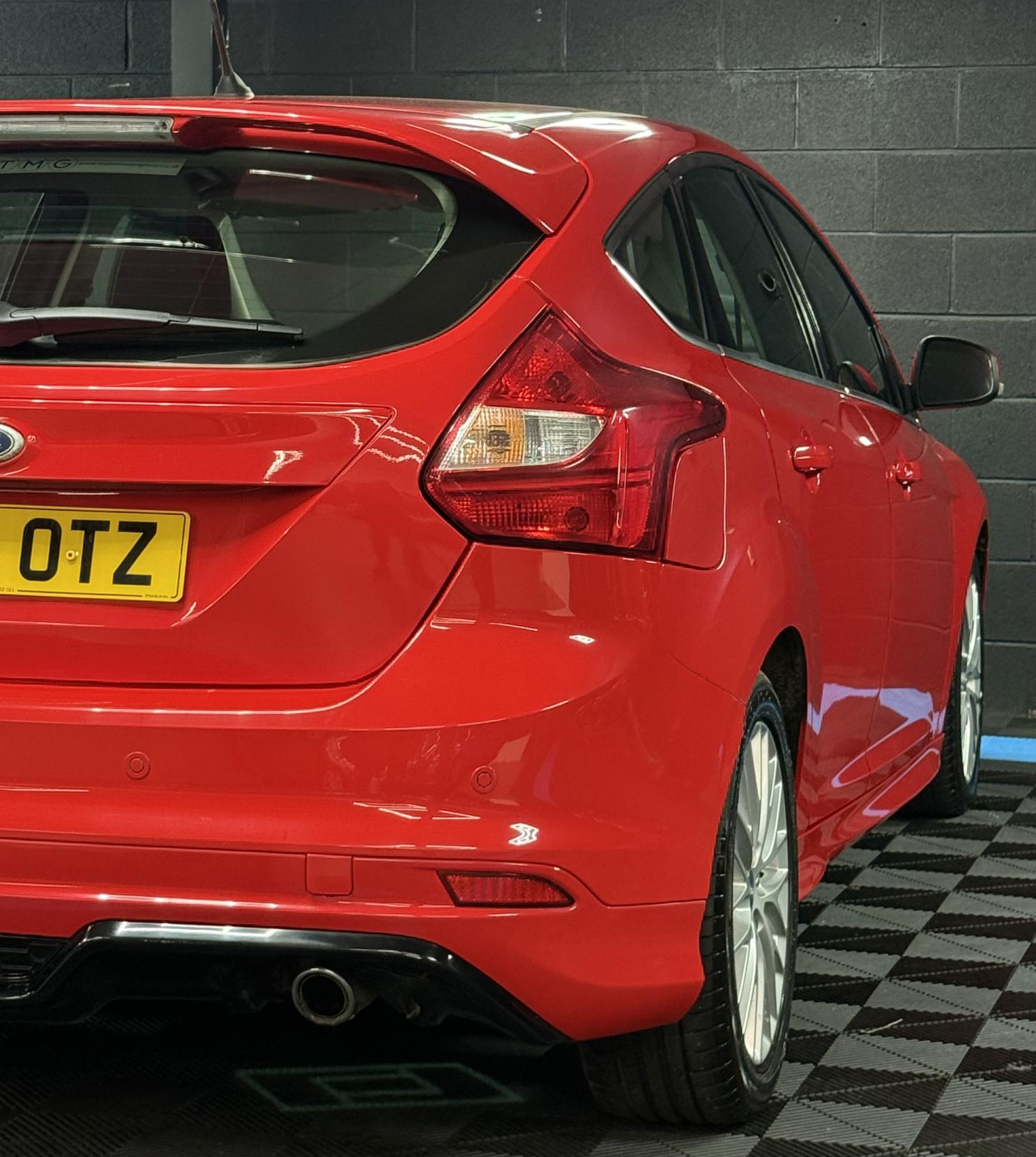 Ford Focus 2.0 TDCi Zetec S Hatchback 5dr Diesel Powershift Euro 5 (s/s) (163 ps)