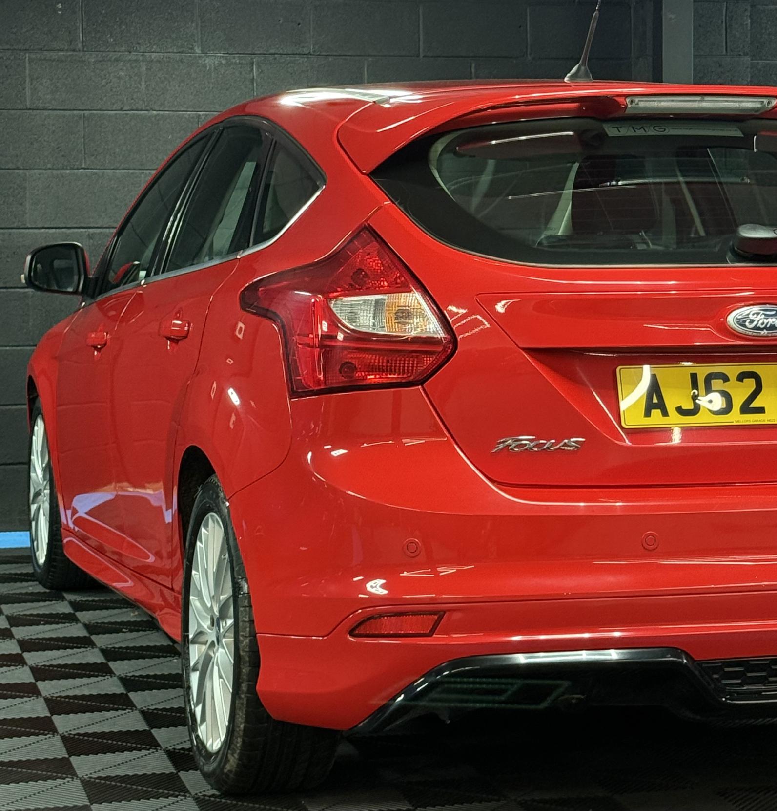 Ford Focus 2.0 TDCi Zetec S Hatchback 5dr Diesel Powershift Euro 5 (s/s) (163 ps)