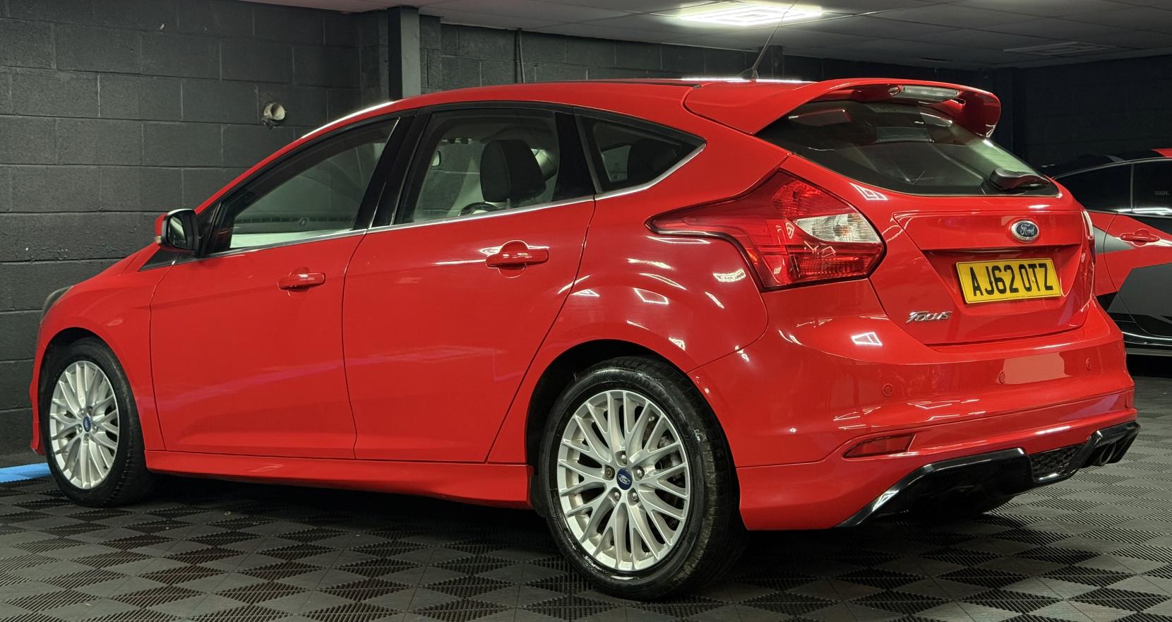 Ford Focus 2.0 TDCi Zetec S Hatchback 5dr Diesel Powershift Euro 5 (s/s) (163 ps)