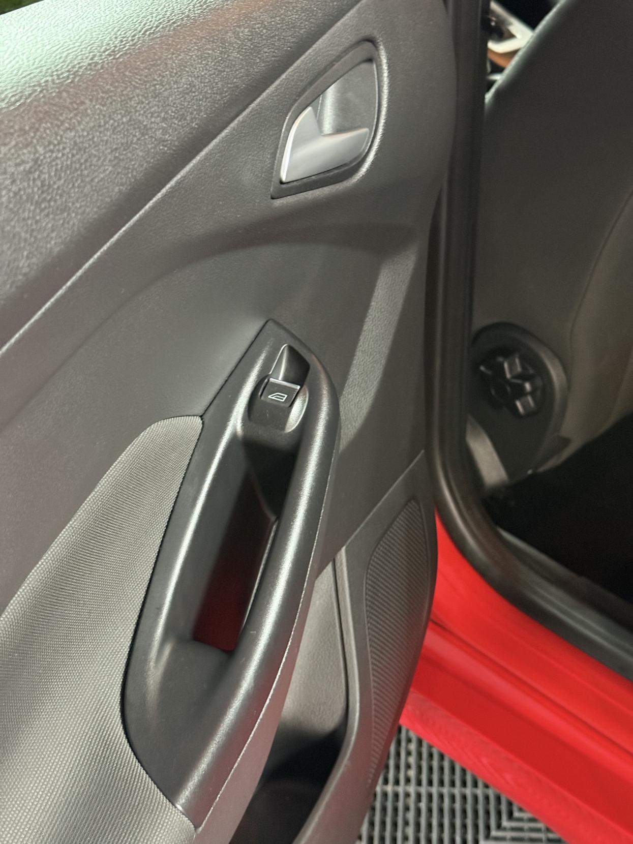 Ford Focus 2.0 TDCi Zetec S Hatchback 5dr Diesel Powershift Euro 5 (s/s) (163 ps)