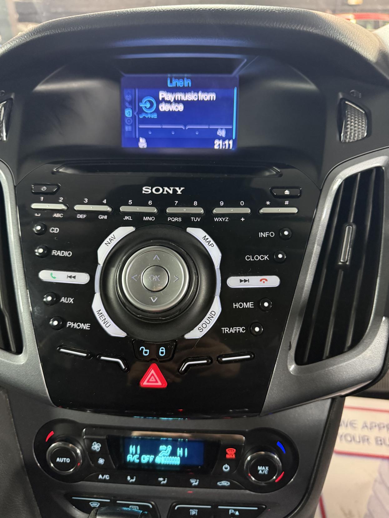 Ford Focus 2.0 TDCi Titanium Navigator Hatchback 5dr Diesel Powershift Euro 5 (140 ps)