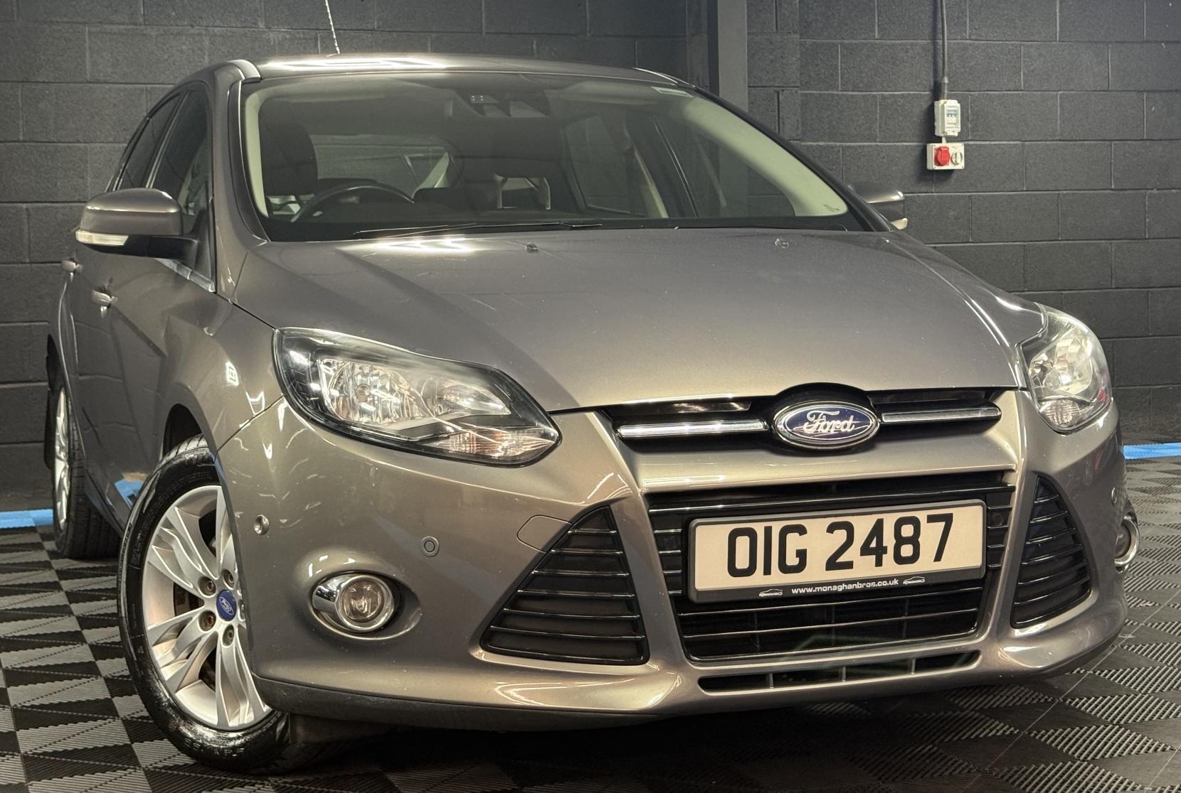 Ford Focus 2.0 TDCi Titanium Navigator Hatchback 5dr Diesel Powershift Euro 5 (140 ps)