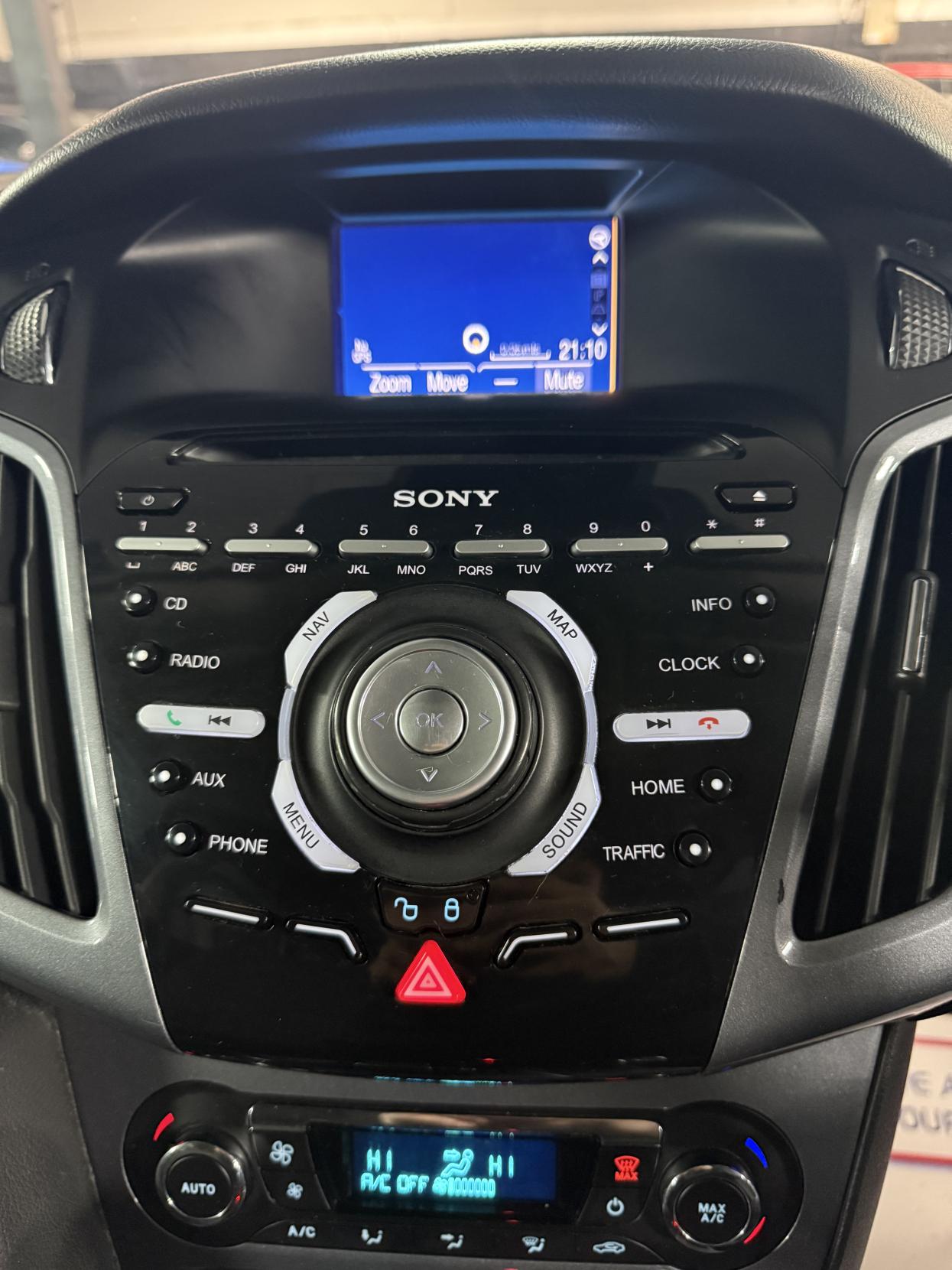 Ford Focus 2.0 TDCi Titanium Navigator Hatchback 5dr Diesel Powershift Euro 5 (140 ps)