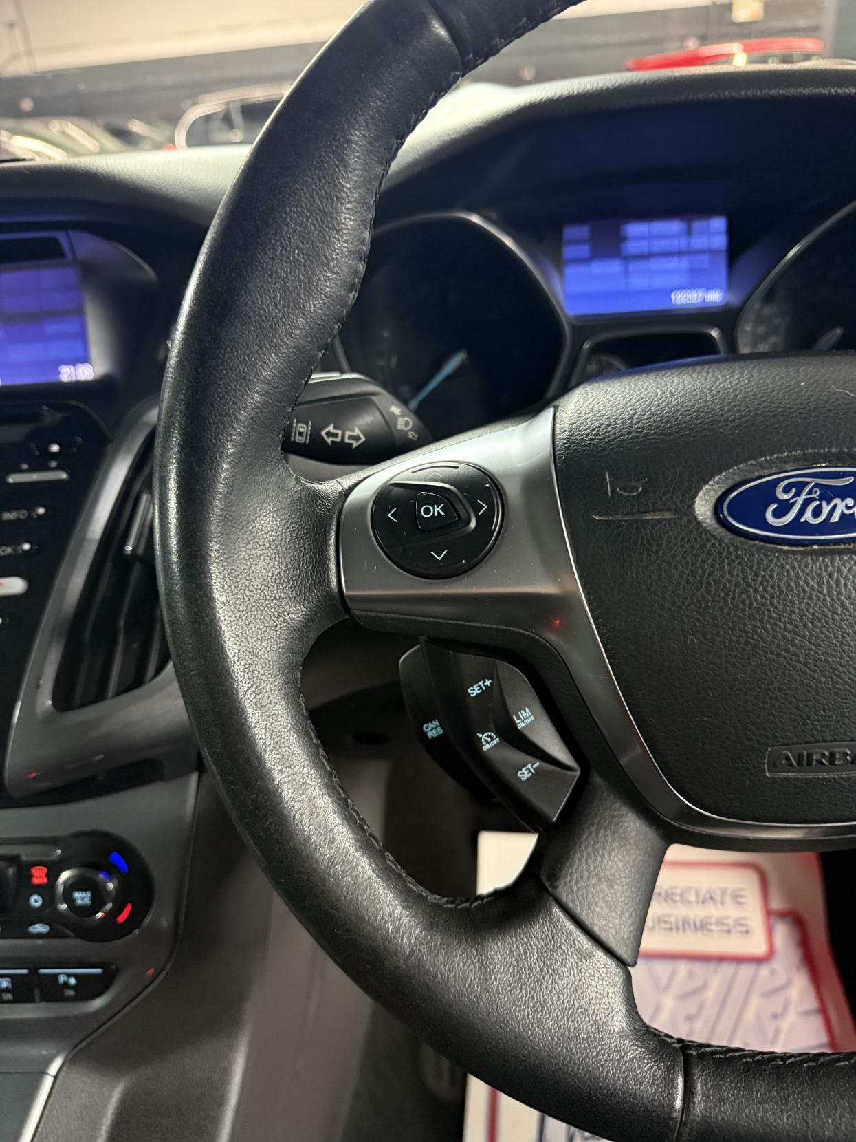 Ford Focus 2.0 TDCi Titanium Navigator Hatchback 5dr Diesel Powershift Euro 5 (140 ps)