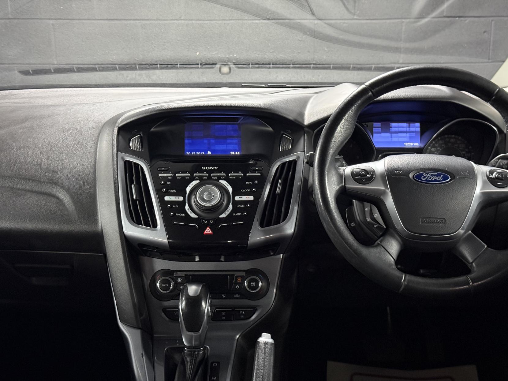 Ford Focus 2.0 TDCi Titanium Navigator Hatchback 5dr Diesel Powershift Euro 5 (140 ps)