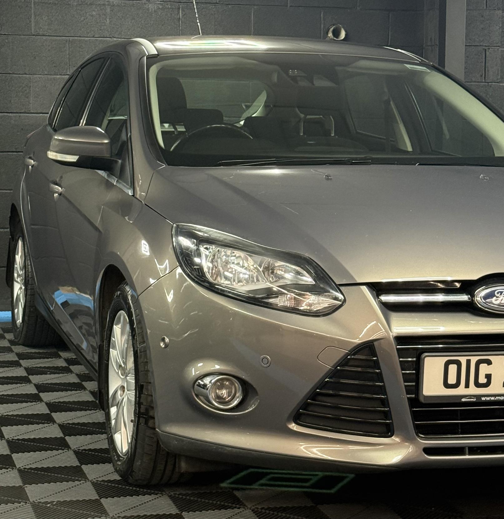 Ford Focus 2.0 TDCi Titanium Navigator Hatchback 5dr Diesel Powershift Euro 5 (140 ps)