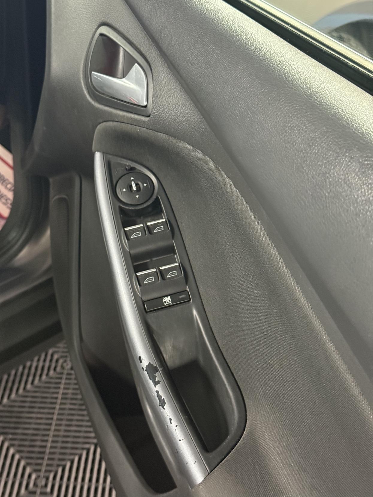 Ford Focus 2.0 TDCi Titanium Navigator Hatchback 5dr Diesel Powershift Euro 5 (140 ps)