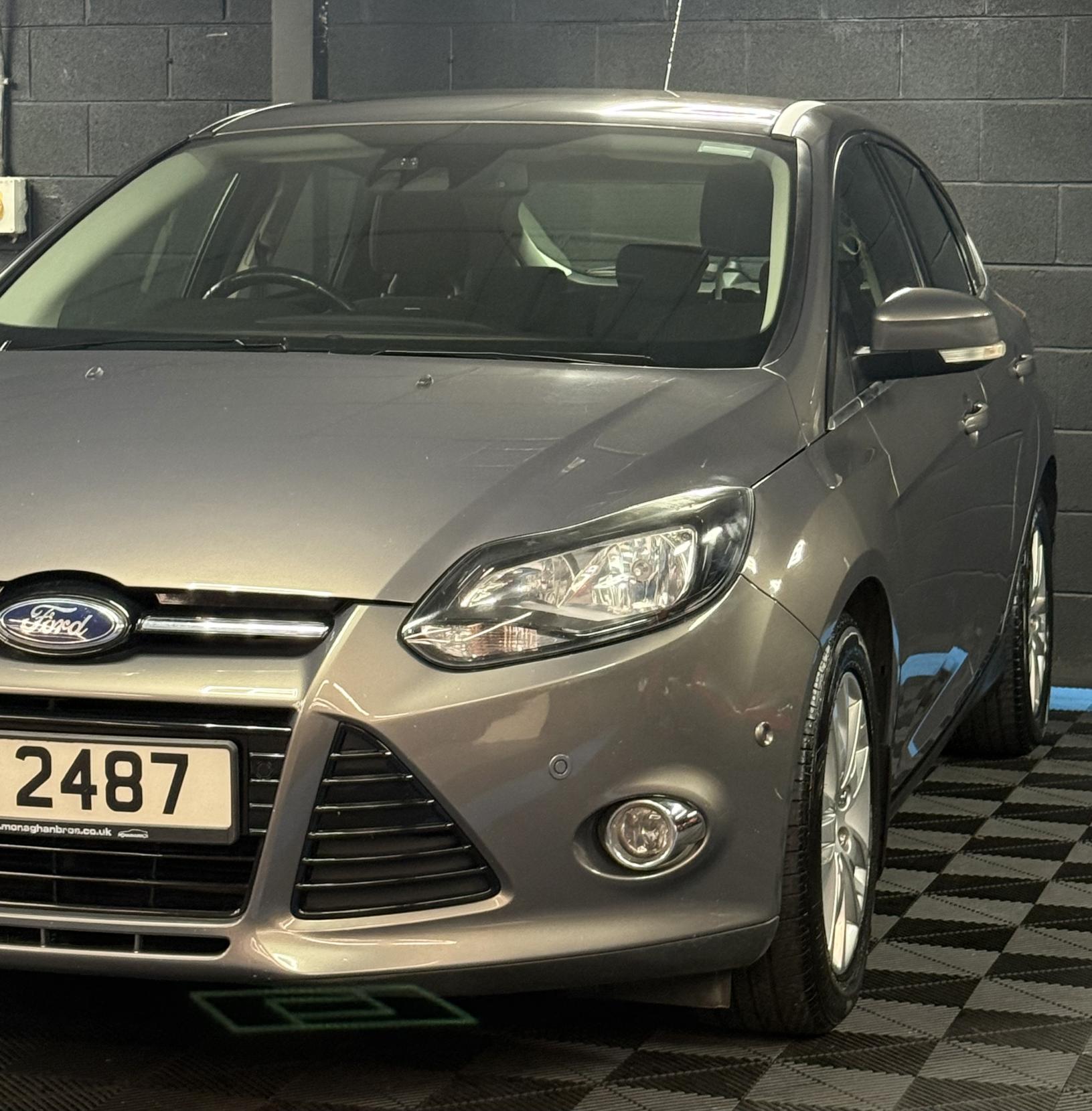 Ford Focus 2.0 TDCi Titanium Navigator Hatchback 5dr Diesel Powershift Euro 5 (140 ps)