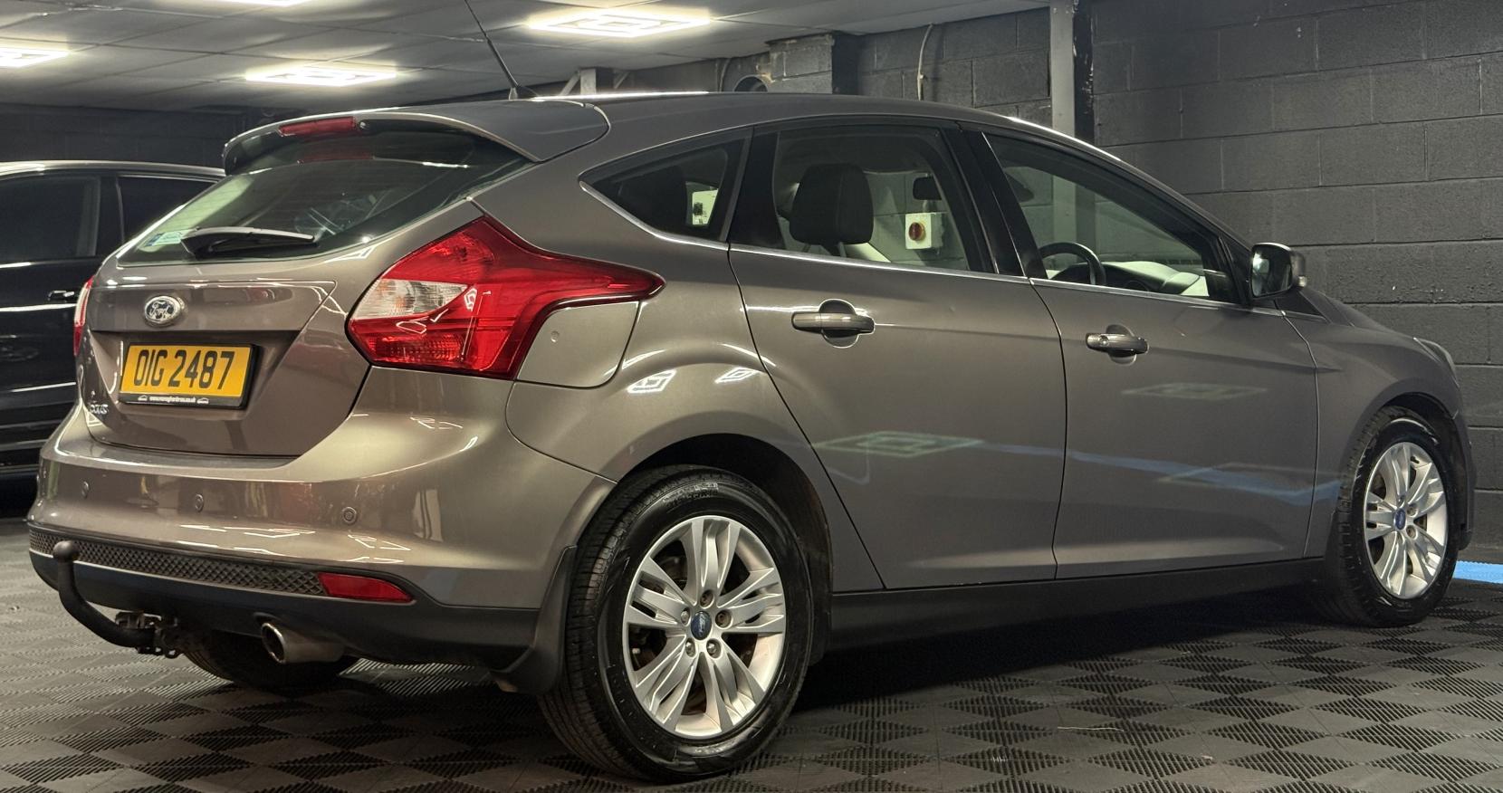 Ford Focus 2.0 TDCi Titanium Navigator Hatchback 5dr Diesel Powershift Euro 5 (140 ps)