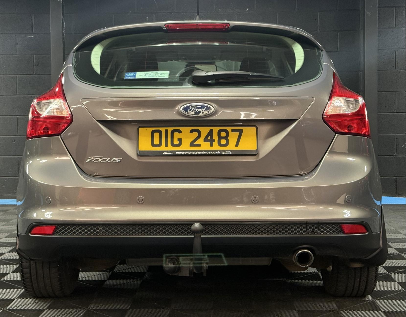 Ford Focus 2.0 TDCi Titanium Navigator Hatchback 5dr Diesel Powershift Euro 5 (140 ps)