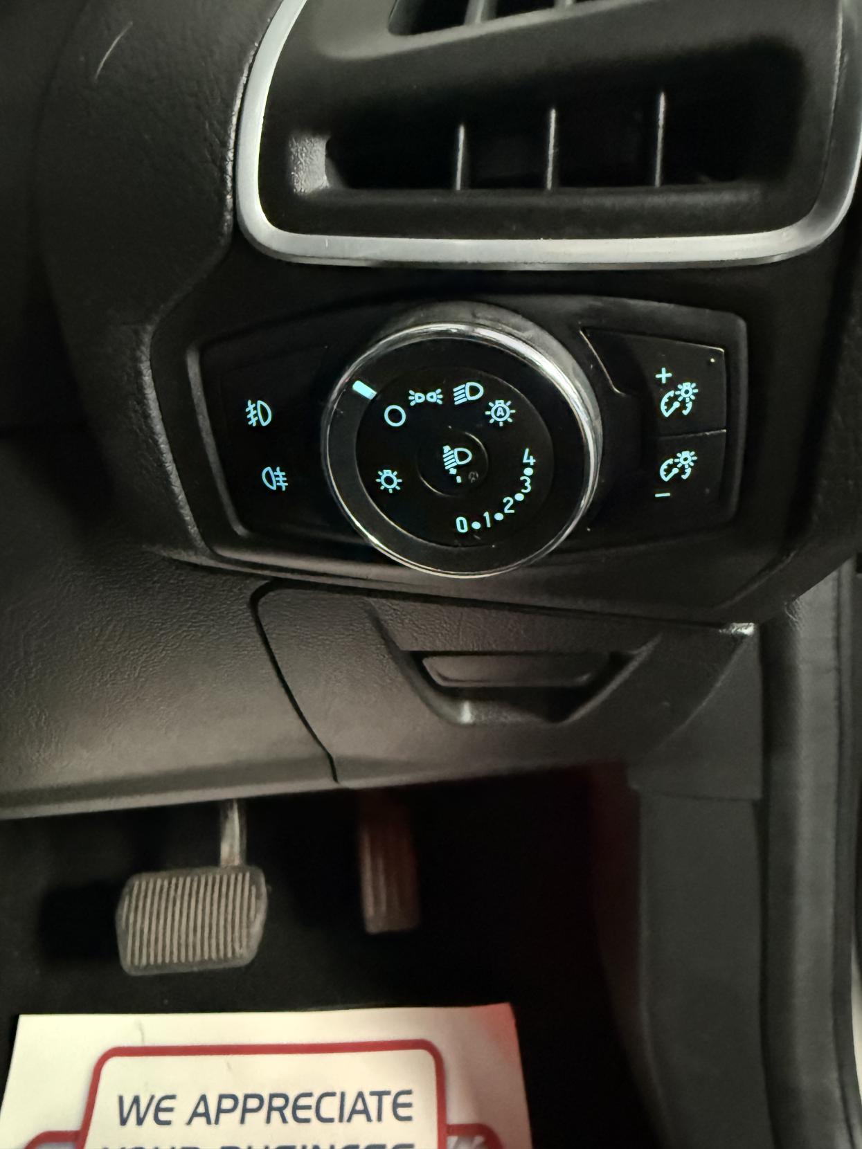 Ford Focus 2.0 TDCi Titanium Navigator Hatchback 5dr Diesel Powershift Euro 5 (140 ps)