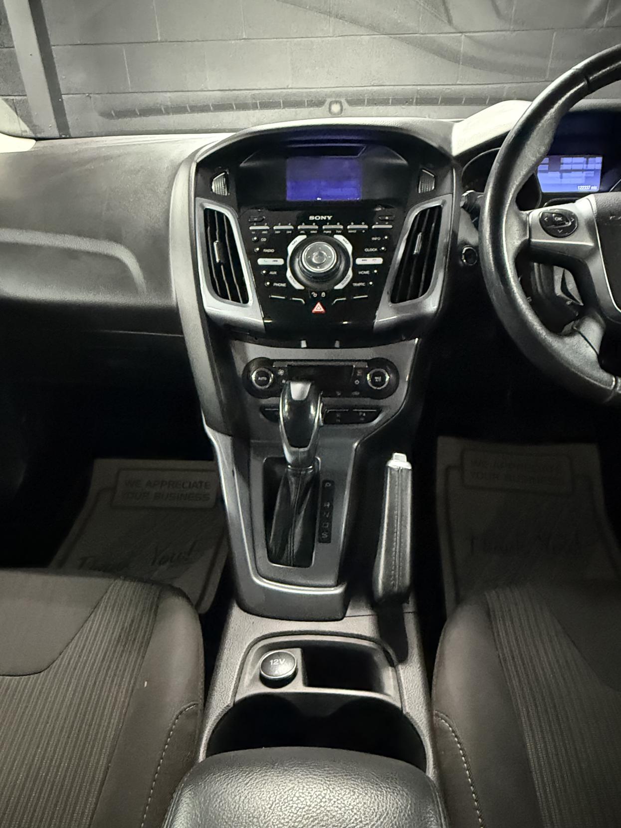 Ford Focus 2.0 TDCi Titanium Navigator Hatchback 5dr Diesel Powershift Euro 5 (140 ps)