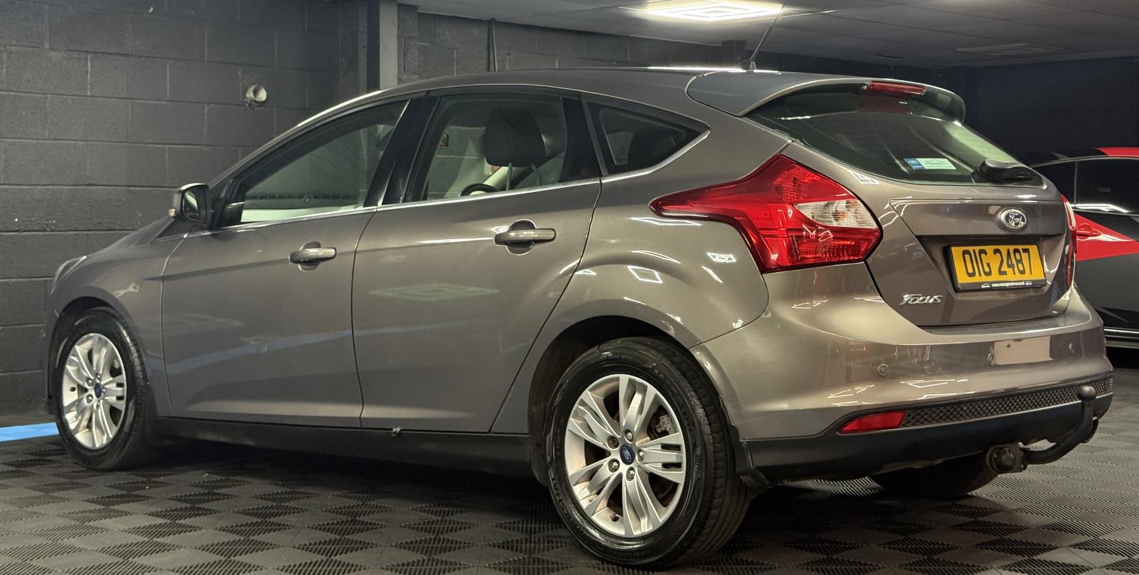 Ford Focus 2.0 TDCi Titanium Navigator Hatchback 5dr Diesel Powershift Euro 5 (140 ps)