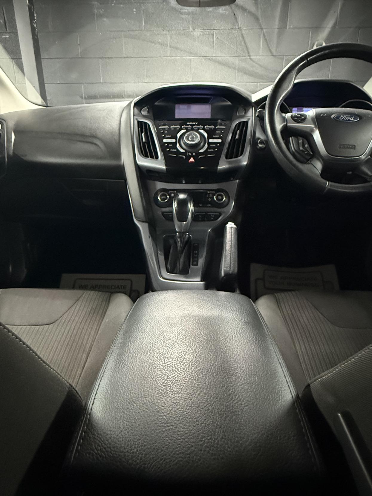 Ford Focus 2.0 TDCi Titanium Navigator Hatchback 5dr Diesel Powershift Euro 5 (140 ps)