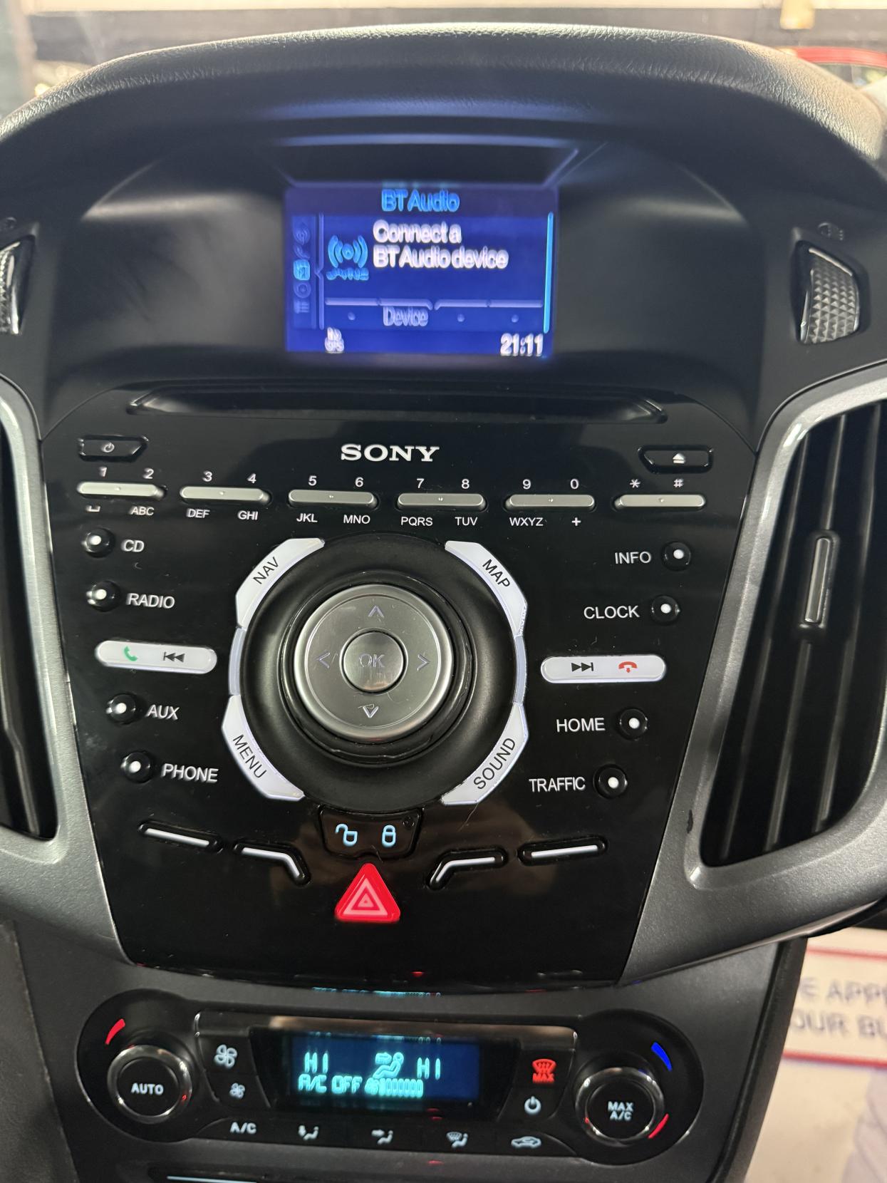 Ford Focus 2.0 TDCi Titanium Navigator Hatchback 5dr Diesel Powershift Euro 5 (140 ps)