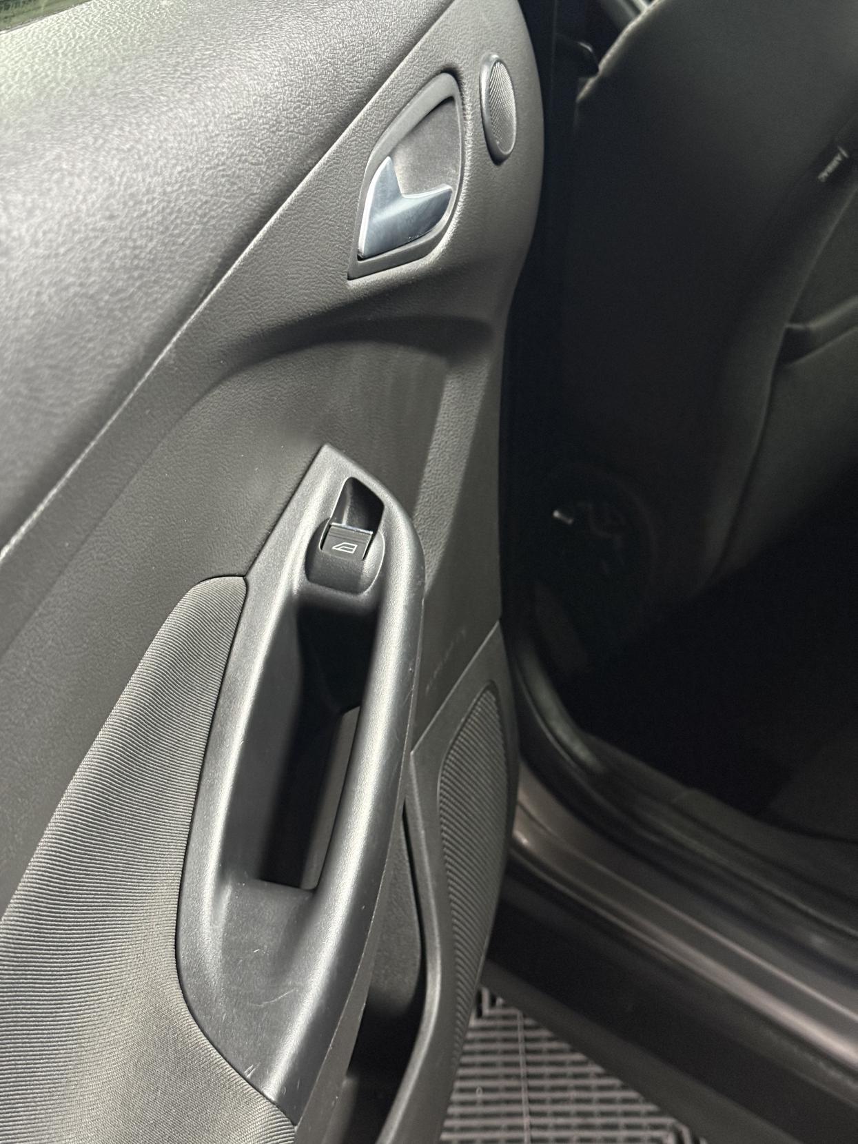 Ford Focus 2.0 TDCi Titanium Navigator Hatchback 5dr Diesel Powershift Euro 5 (140 ps)