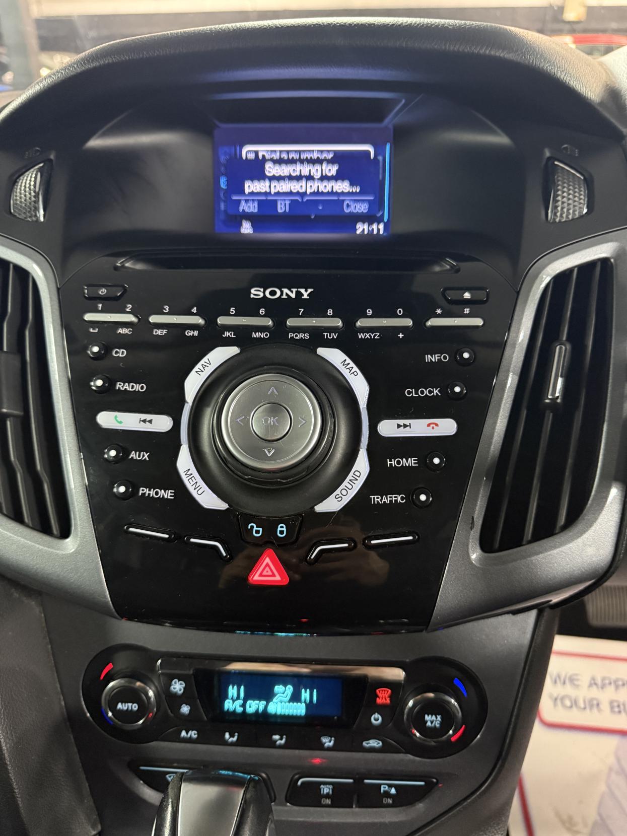 Ford Focus 2.0 TDCi Titanium Navigator Hatchback 5dr Diesel Powershift Euro 5 (140 ps)