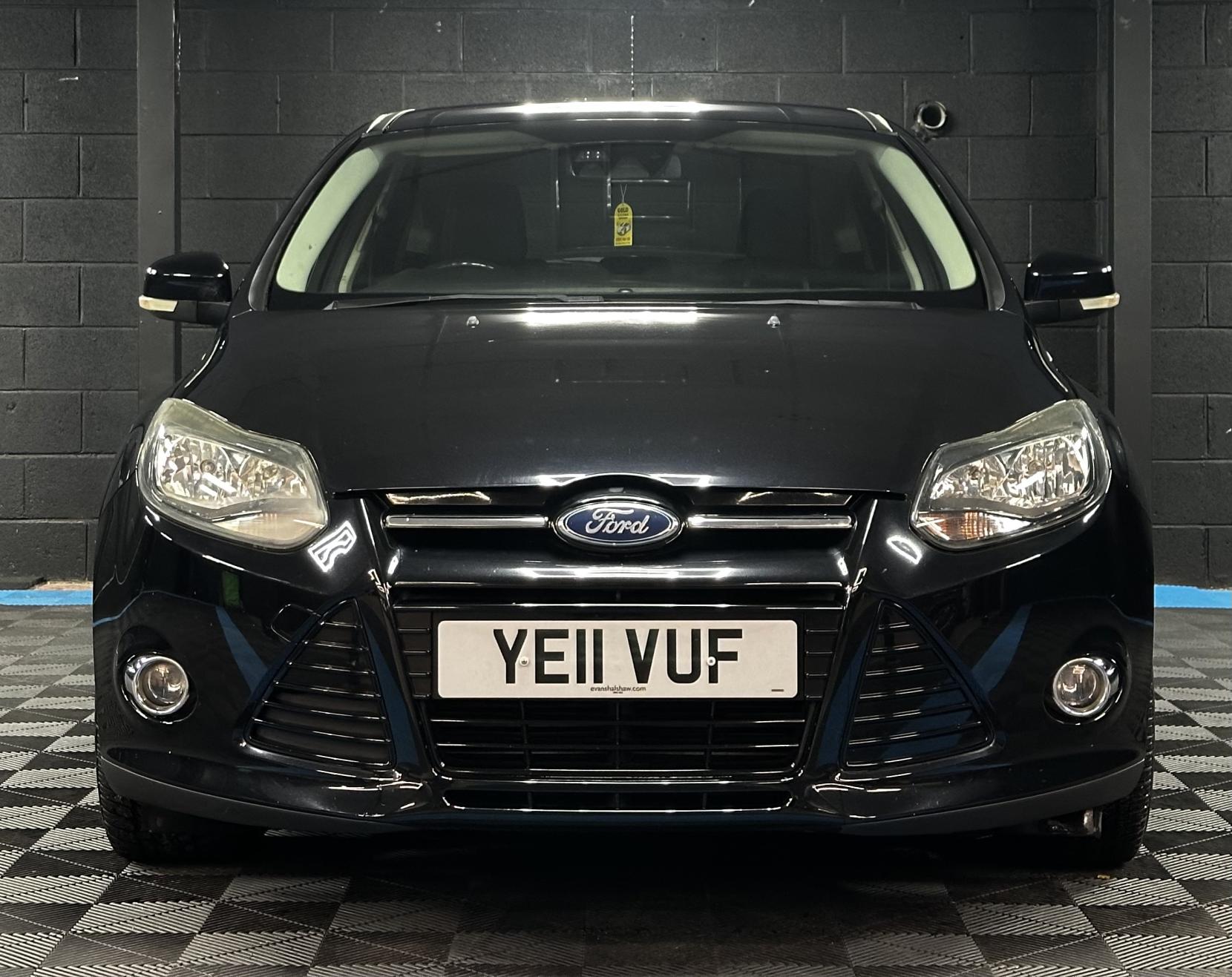 Ford Focus 2.0 TDCi Titanium Hatchback 5dr Diesel Powershift Euro 5 (140 ps)