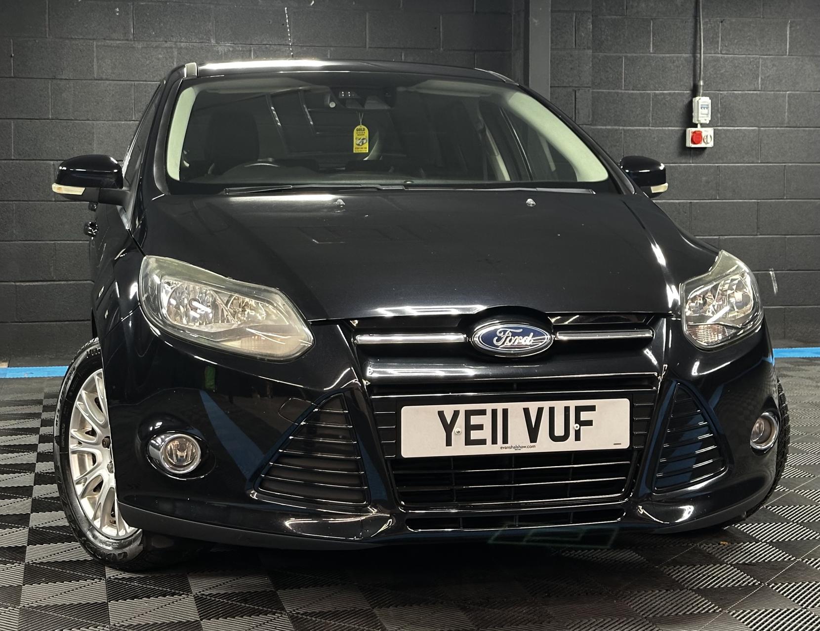 Ford Focus 2.0 TDCi Titanium Hatchback 5dr Diesel Powershift Euro 5 (140 ps)