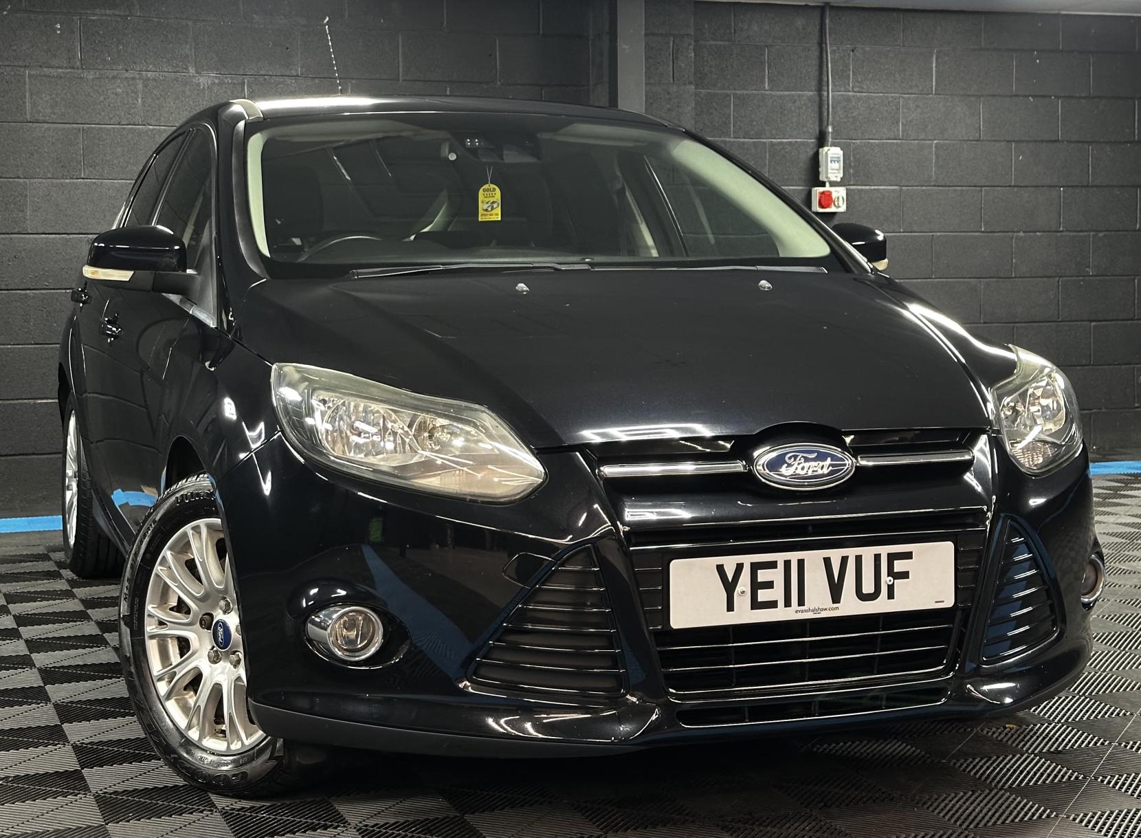 Ford Focus 2.0 TDCi Titanium Hatchback 5dr Diesel Powershift Euro 5 (140 ps)
