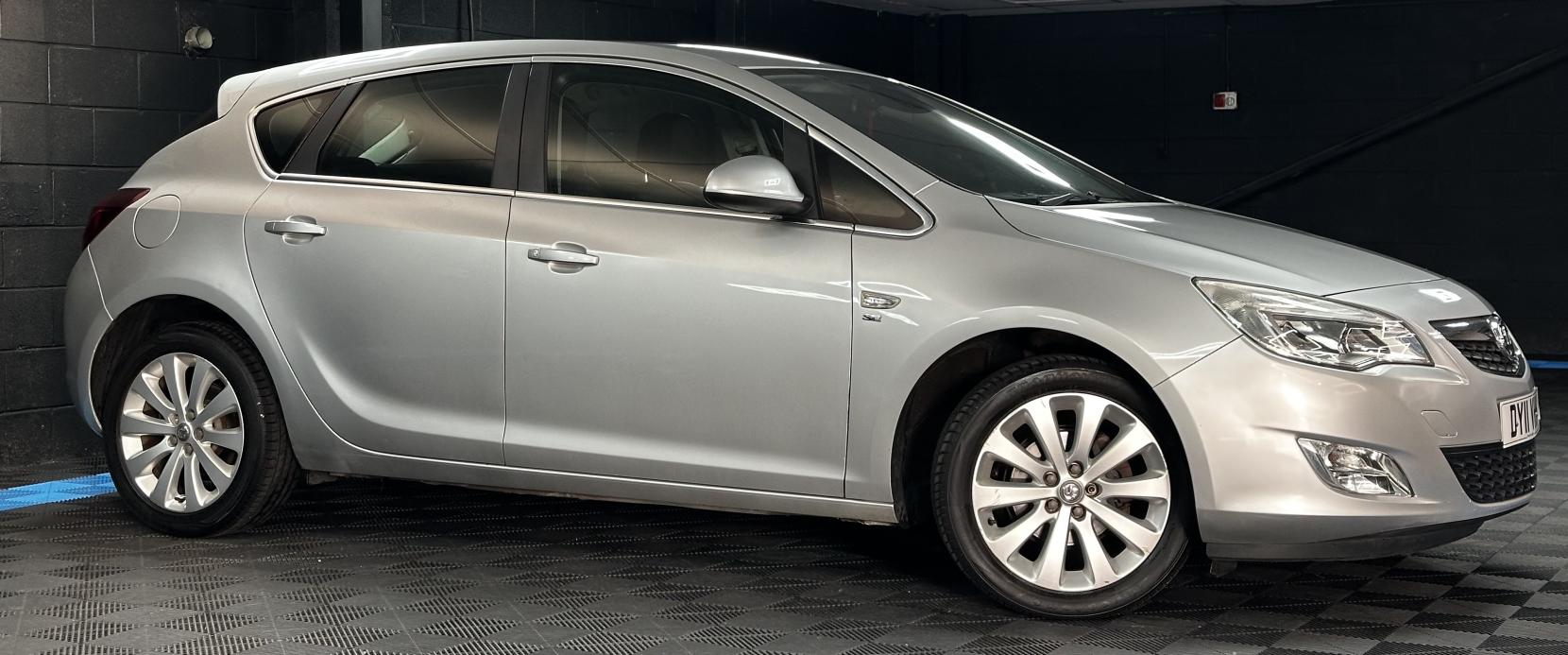 Vauxhall Astra 1.6 16v SE Hatchback 5dr Petrol Auto Euro 5 (115 ps)