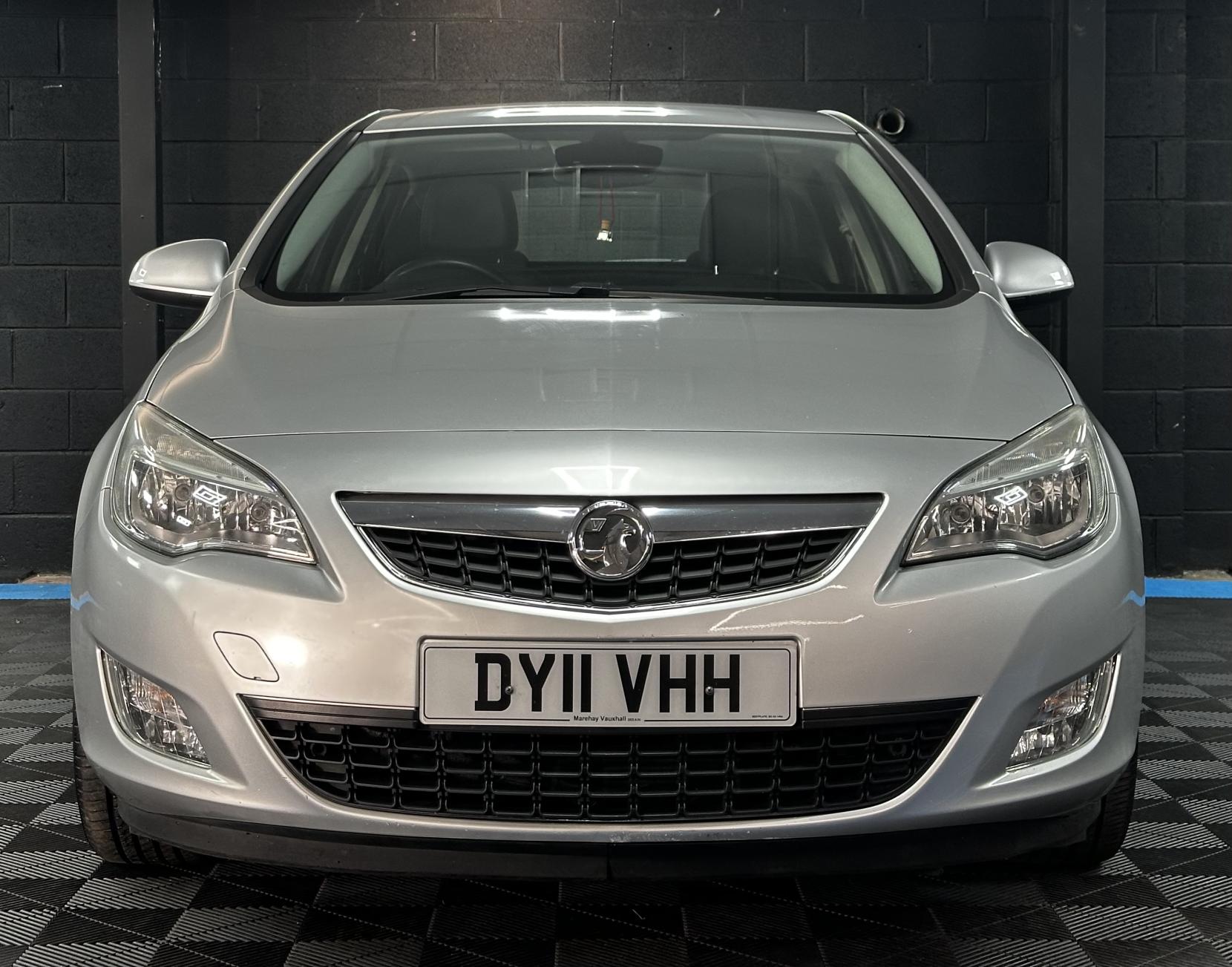Vauxhall Astra 1.6 16v SE Hatchback 5dr Petrol Auto Euro 5 (115 ps)
