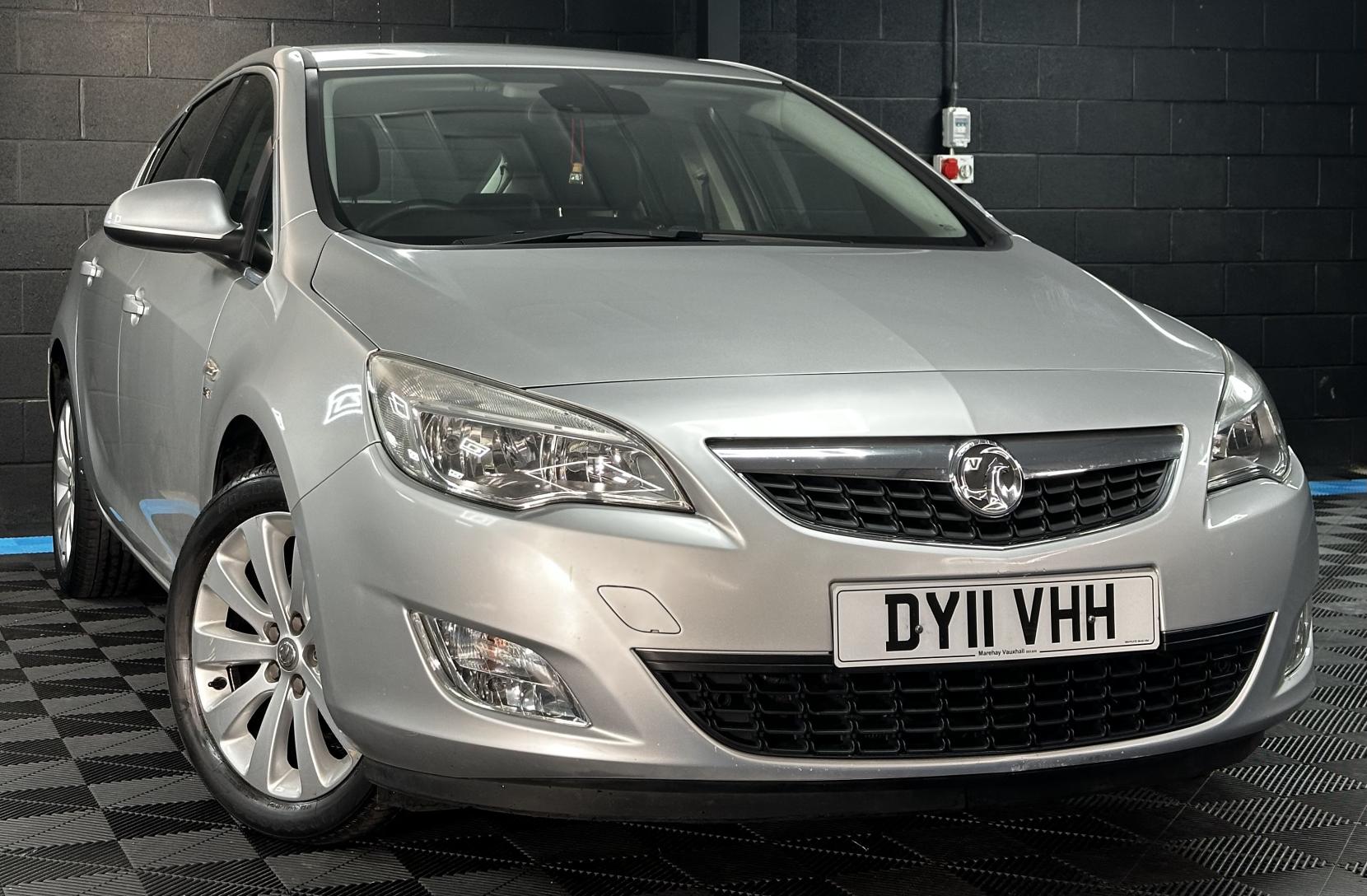Vauxhall Astra 1.6 16v SE Hatchback 5dr Petrol Auto Euro 5 (115 ps)