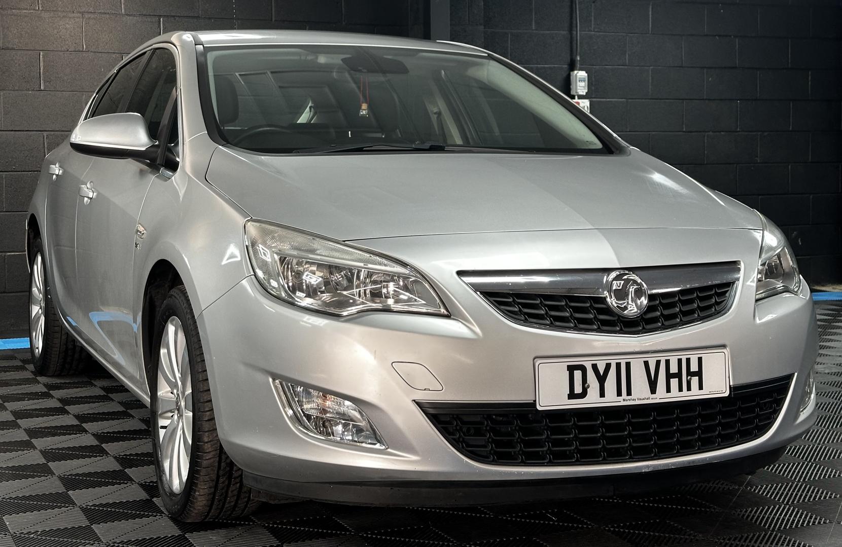 Vauxhall Astra 1.6 16v SE Hatchback 5dr Petrol Auto Euro 5 (115 ps)