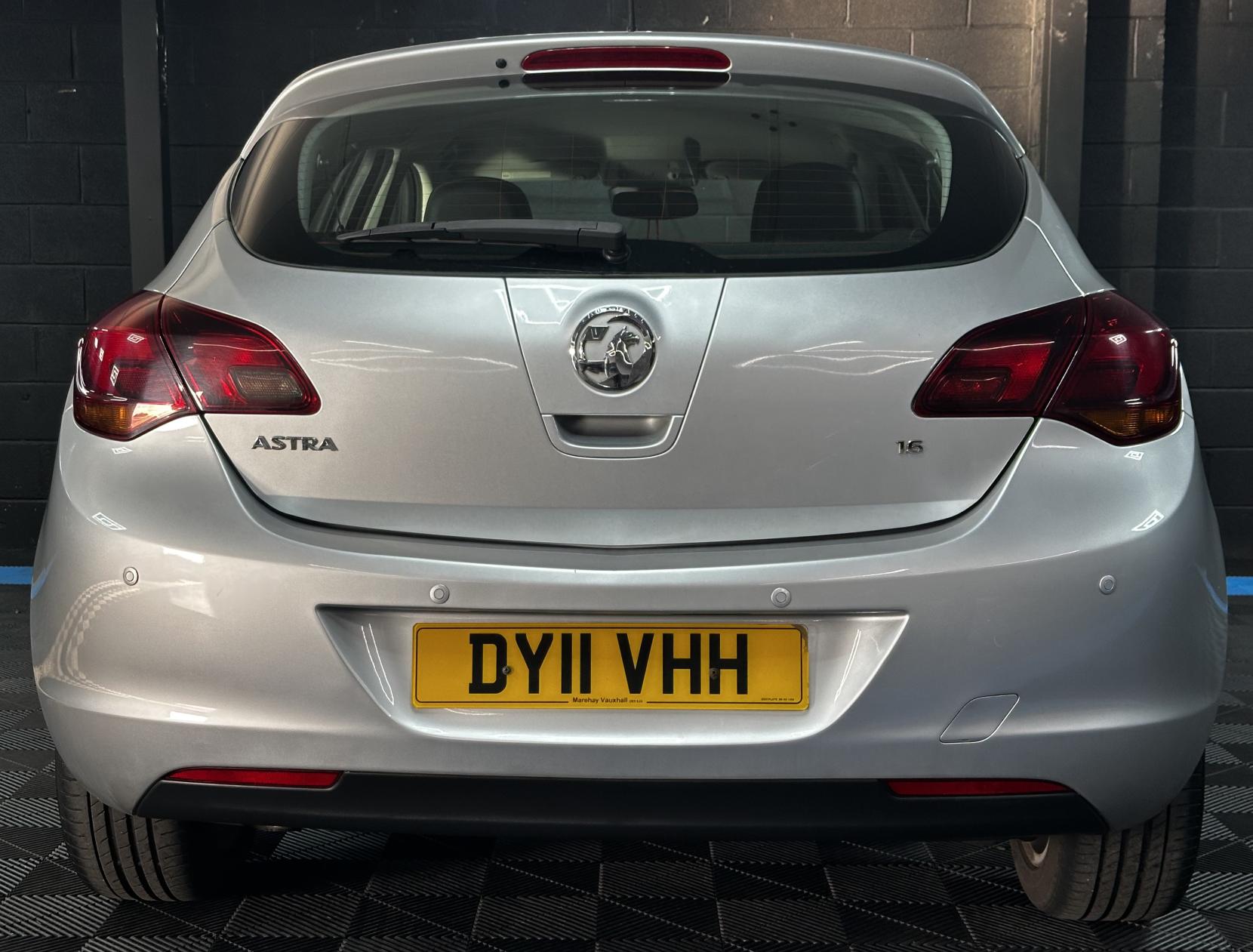 Vauxhall Astra 1.6 16v SE Hatchback 5dr Petrol Auto Euro 5 (115 ps)