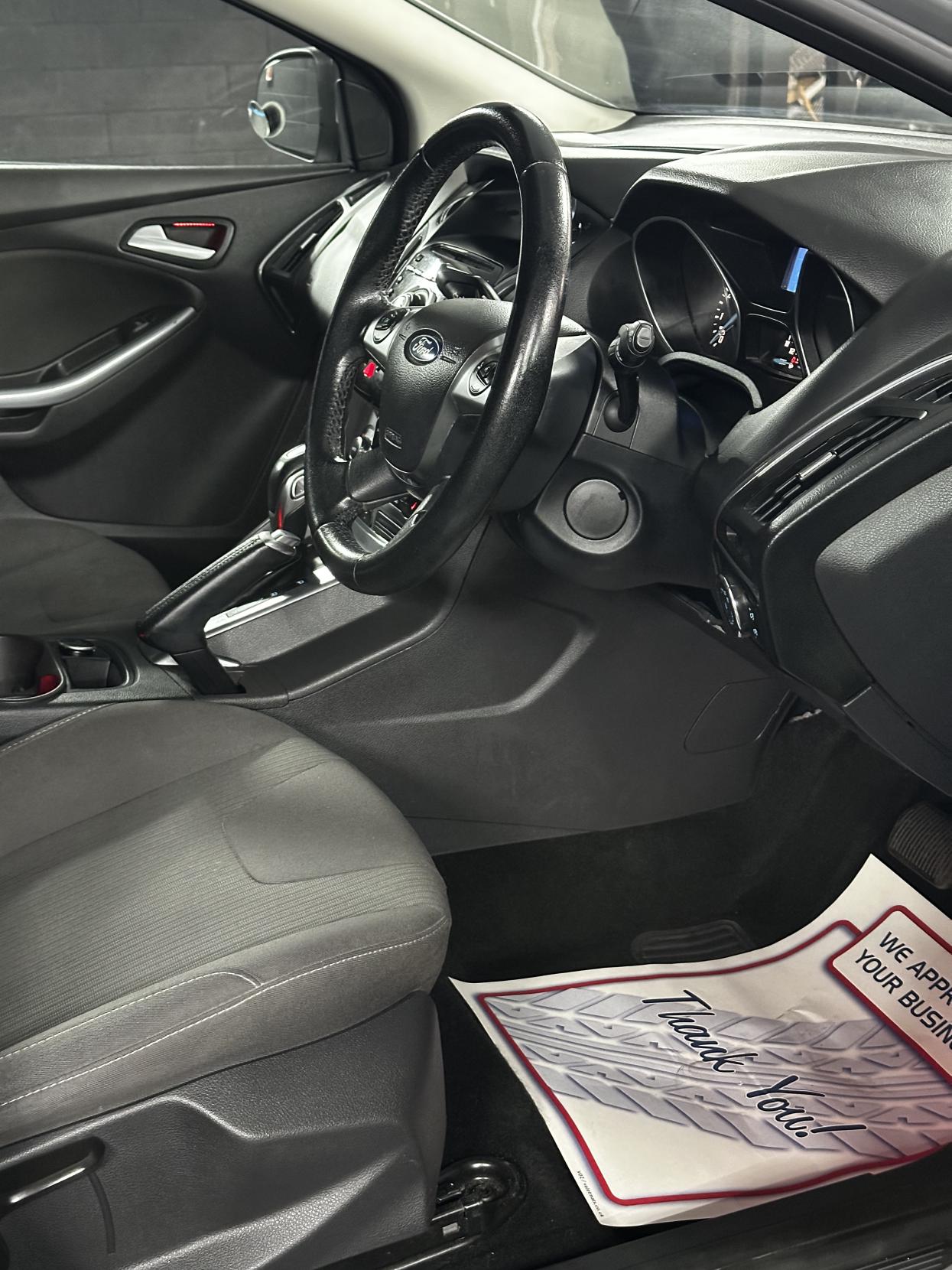 Ford Focus 1.6 Titanium Hatchback 5dr Petrol Powershift Euro 5 (125 ps)