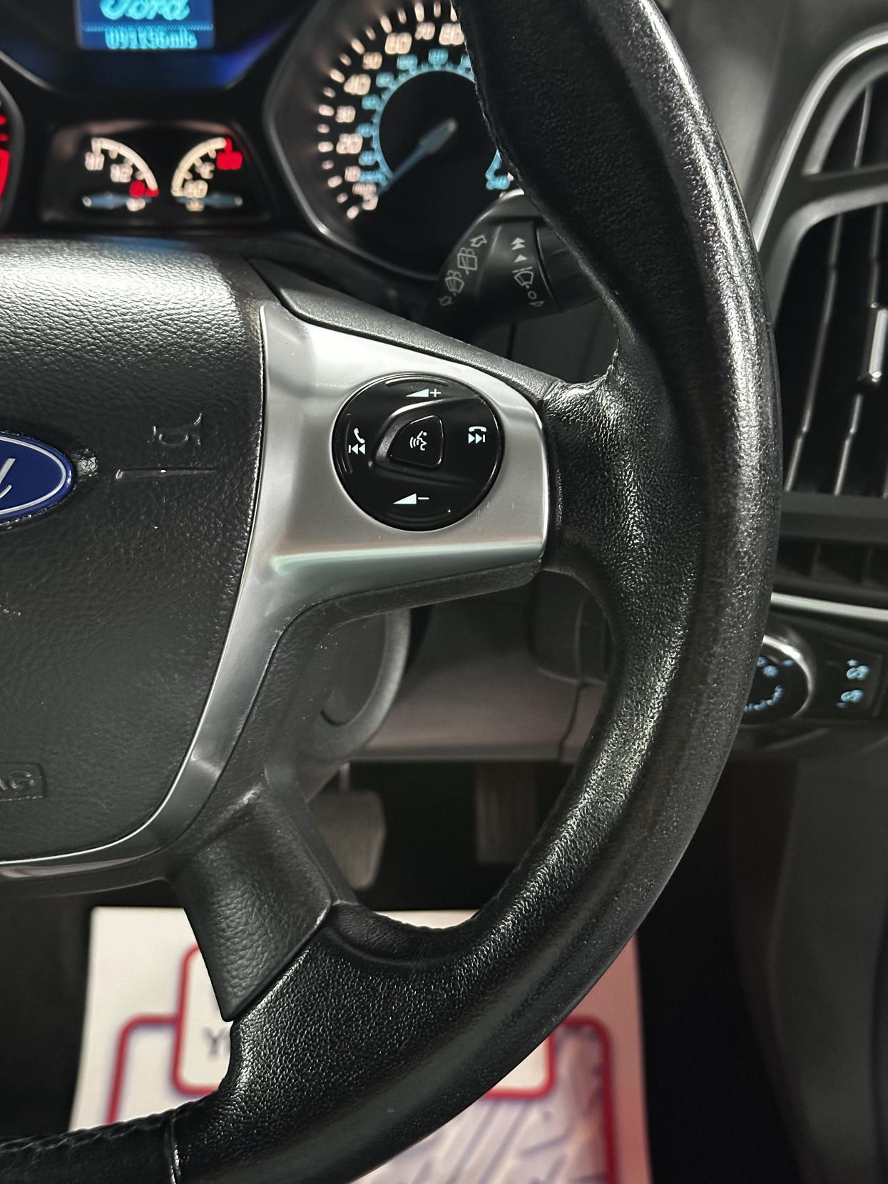 Ford Focus 1.6 Titanium Hatchback 5dr Petrol Powershift Euro 5 (125 ps)