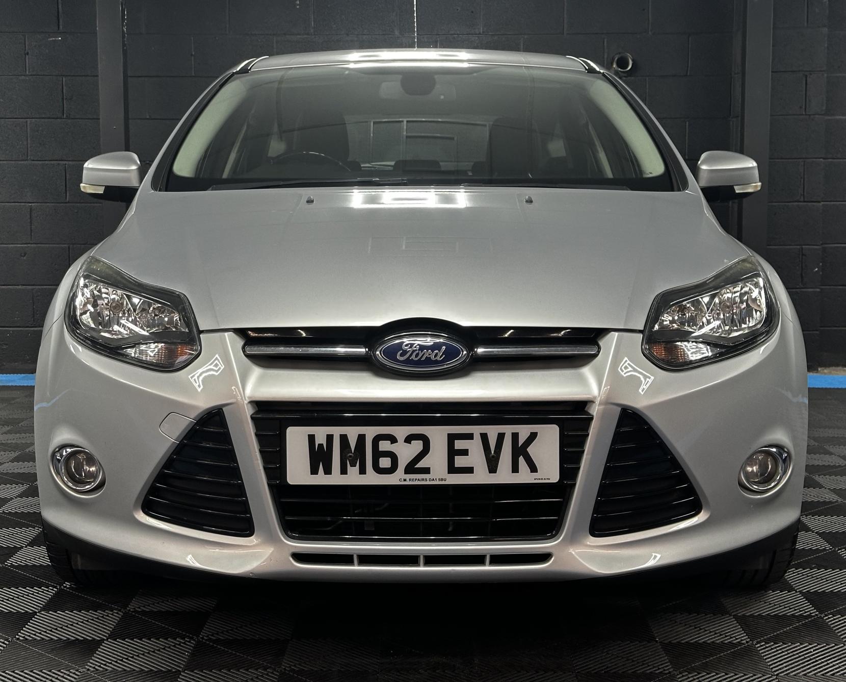 Ford Focus 1.6 Titanium Hatchback 5dr Petrol Powershift Euro 5 (125 ps)