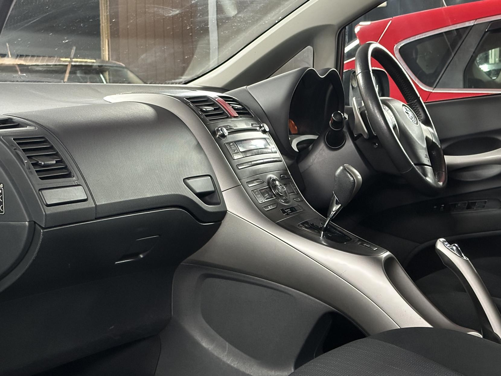 Toyota Auris 1.6 TR Hatchback 5dr Petrol Multimode (161 g/km, 124 bhp)