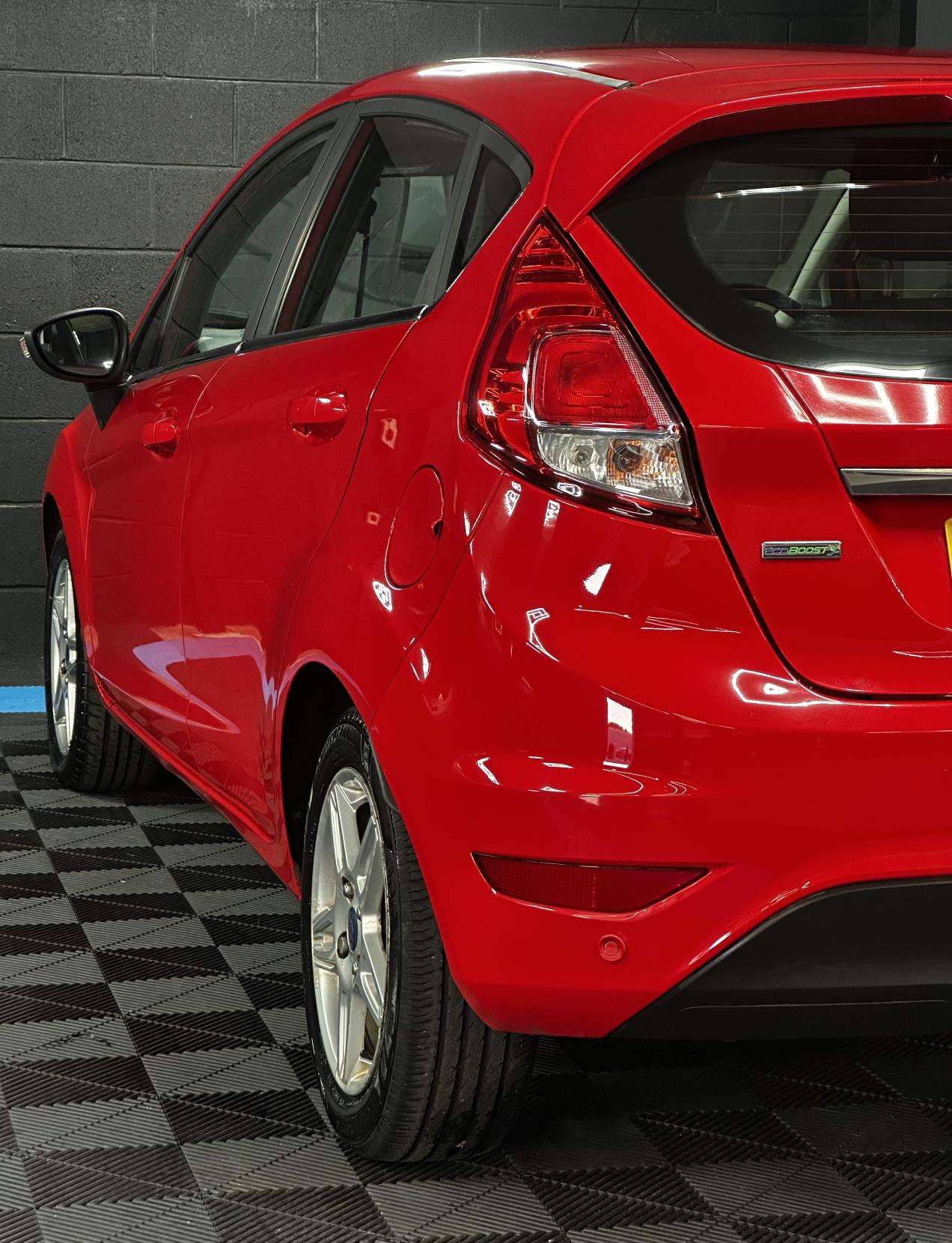 Ford Fiesta 1.0T EcoBoost Zetec Hatchback 5dr Petrol Powershift Euro 5 (100 ps)