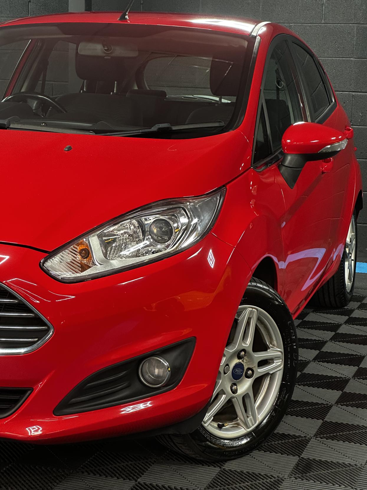 Ford Fiesta 1.0T EcoBoost Zetec Hatchback 5dr Petrol Powershift Euro 5 (100 ps)