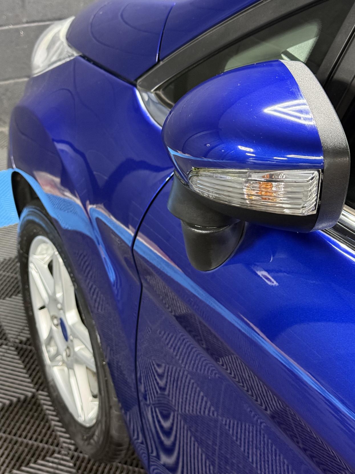 Ford Fiesta 1.6 Zetec Hatchback 5dr Petrol Powershift Euro 5 (105 ps)