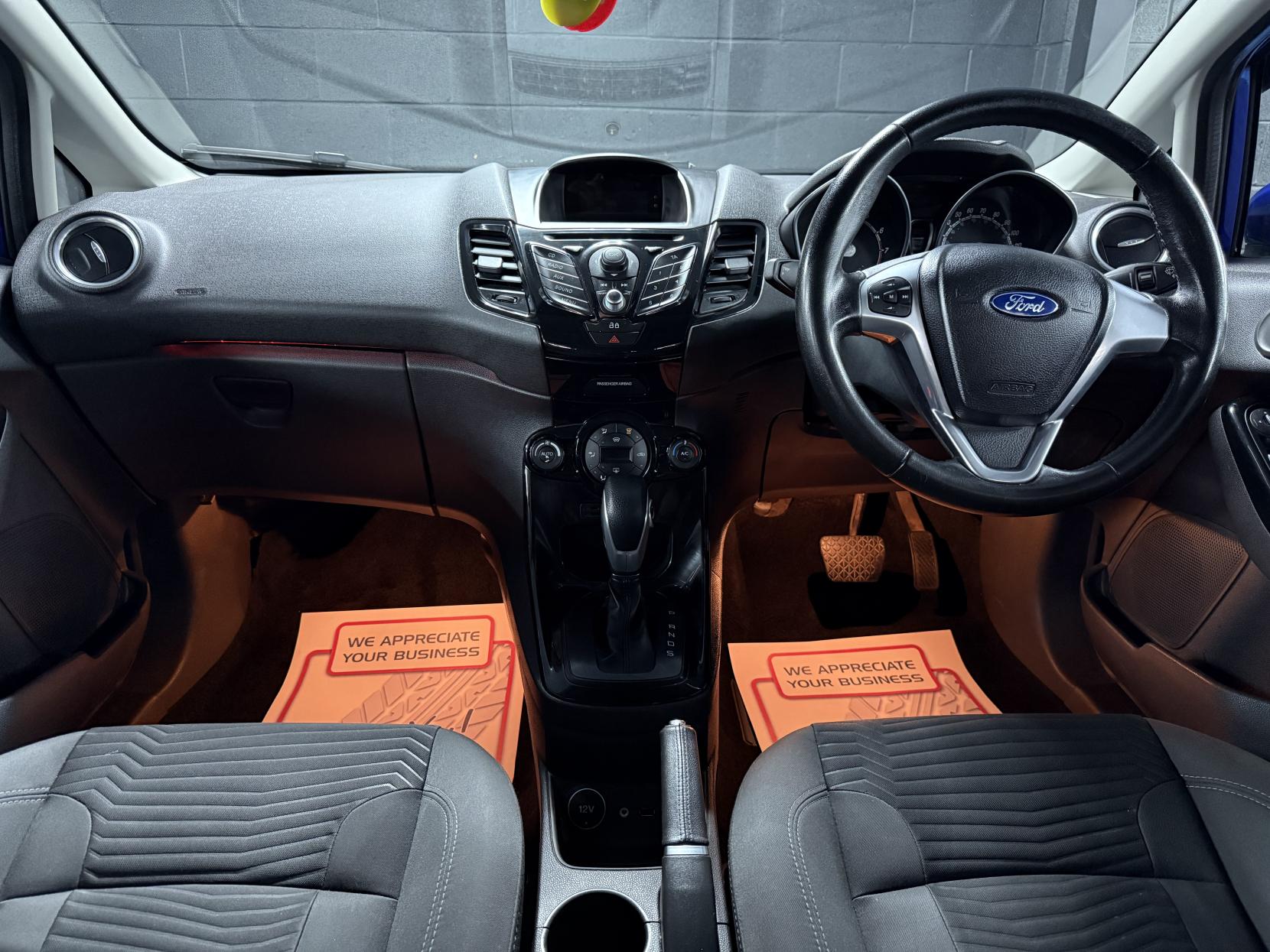 Ford Fiesta 1.6 Zetec Hatchback 5dr Petrol Powershift Euro 5 (105 ps)