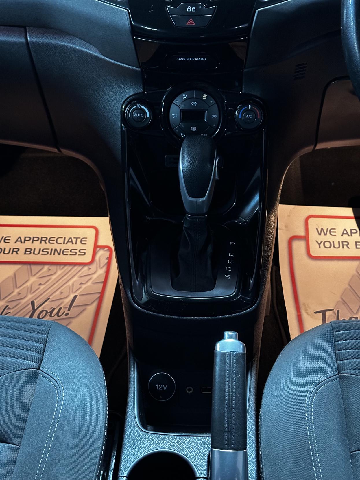 Ford Fiesta 1.6 Zetec Hatchback 5dr Petrol Powershift Euro 5 (105 ps)