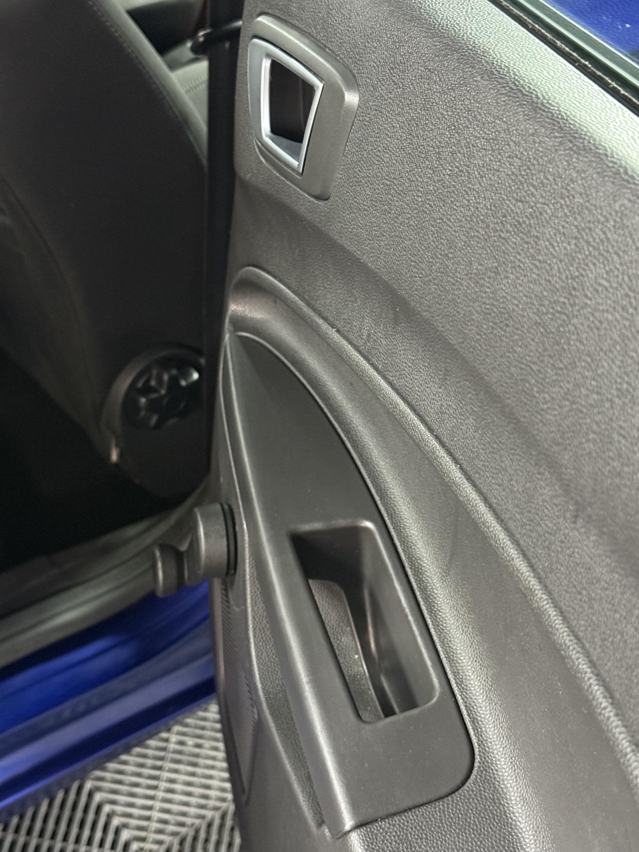 Ford Fiesta 1.6 Zetec Hatchback 5dr Petrol Powershift Euro 5 (105 ps)